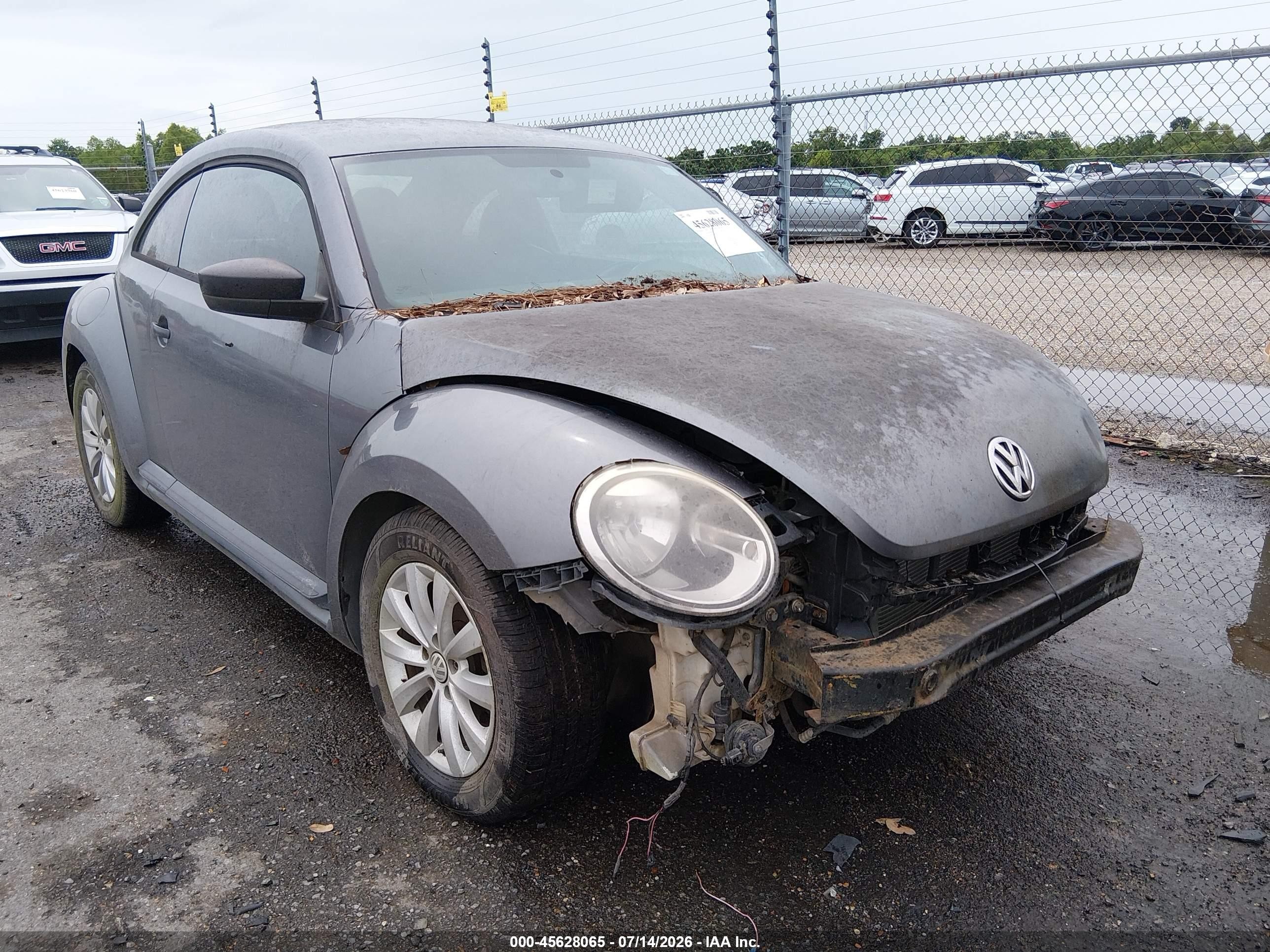 2013 Volkswagen Beetle 2.5L, VIN 3VWFP7AT9DM654292 — Normal wear