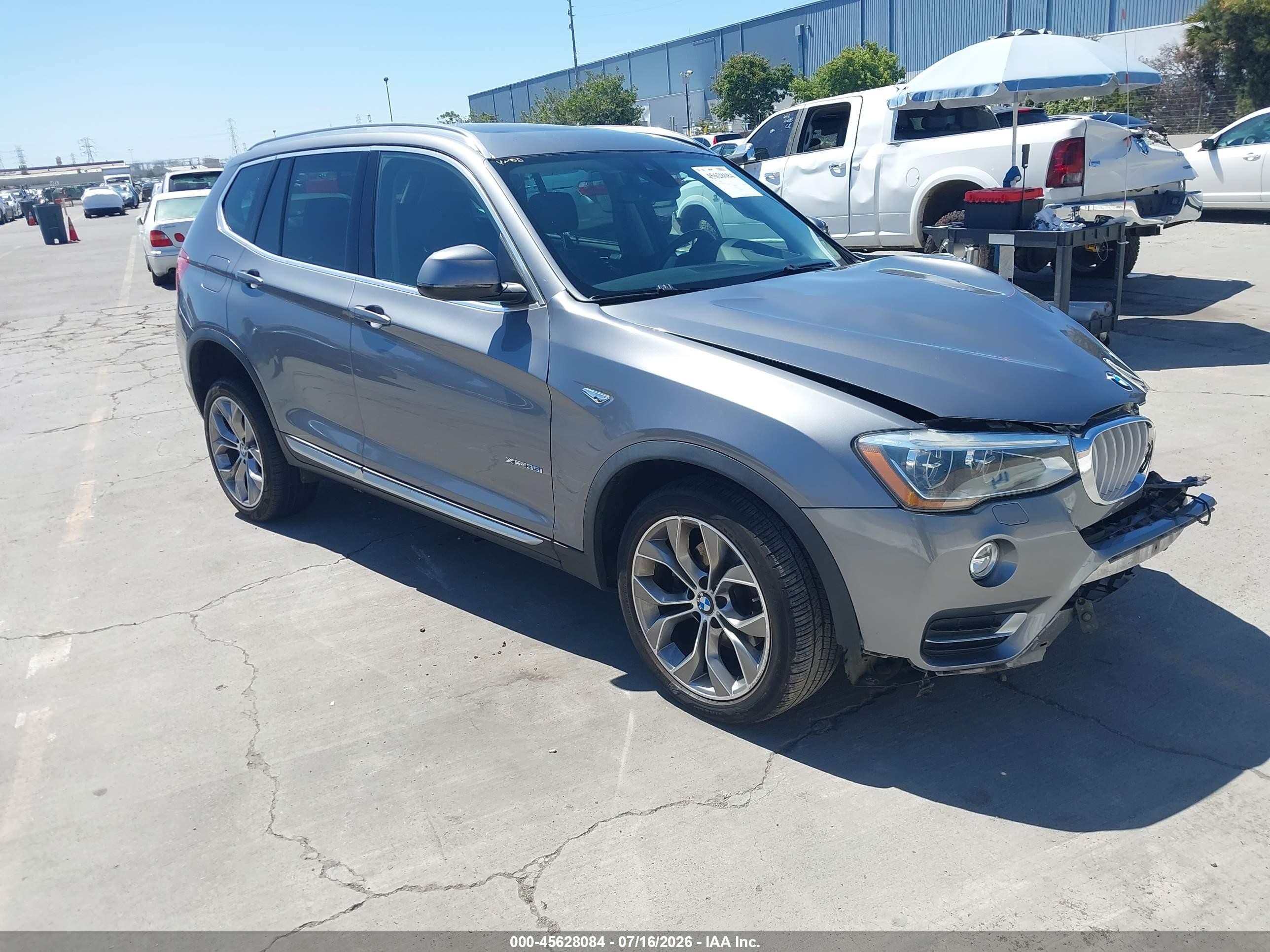 2017 BMW X3 xDrive35i, VIN 5UXWX7C57H0U42404 — Front end