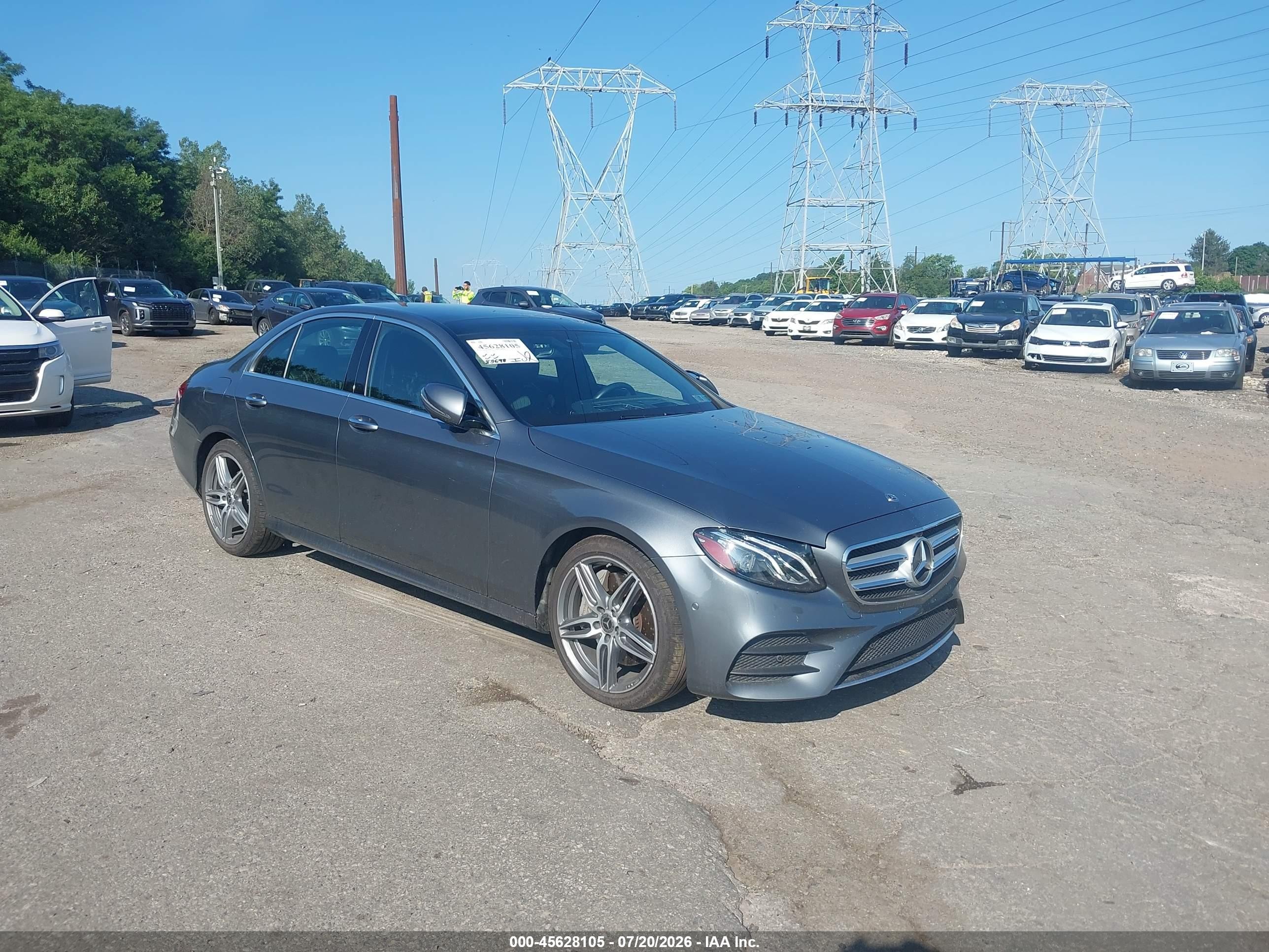 2020 Mercedes-Benz E 350, VIN WDDZF8EB5LA752330 — Перед