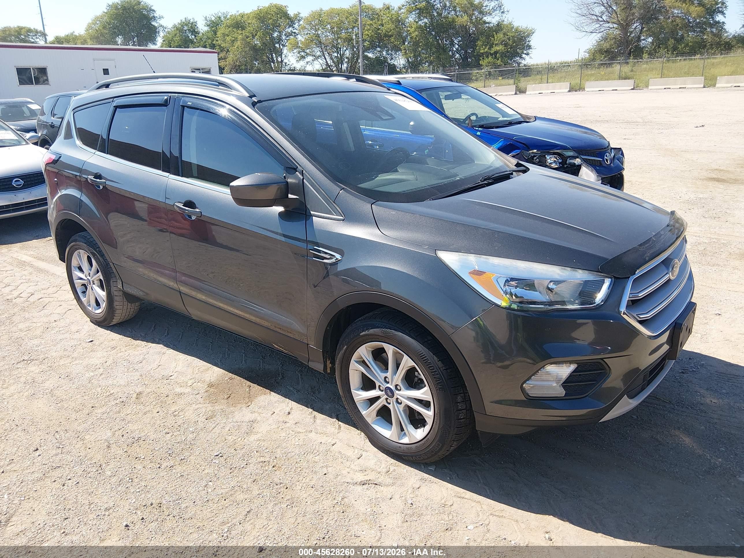 2018 Ford Escape SE, VIN 1FMCU9GD0JUD07401 — Normal wear