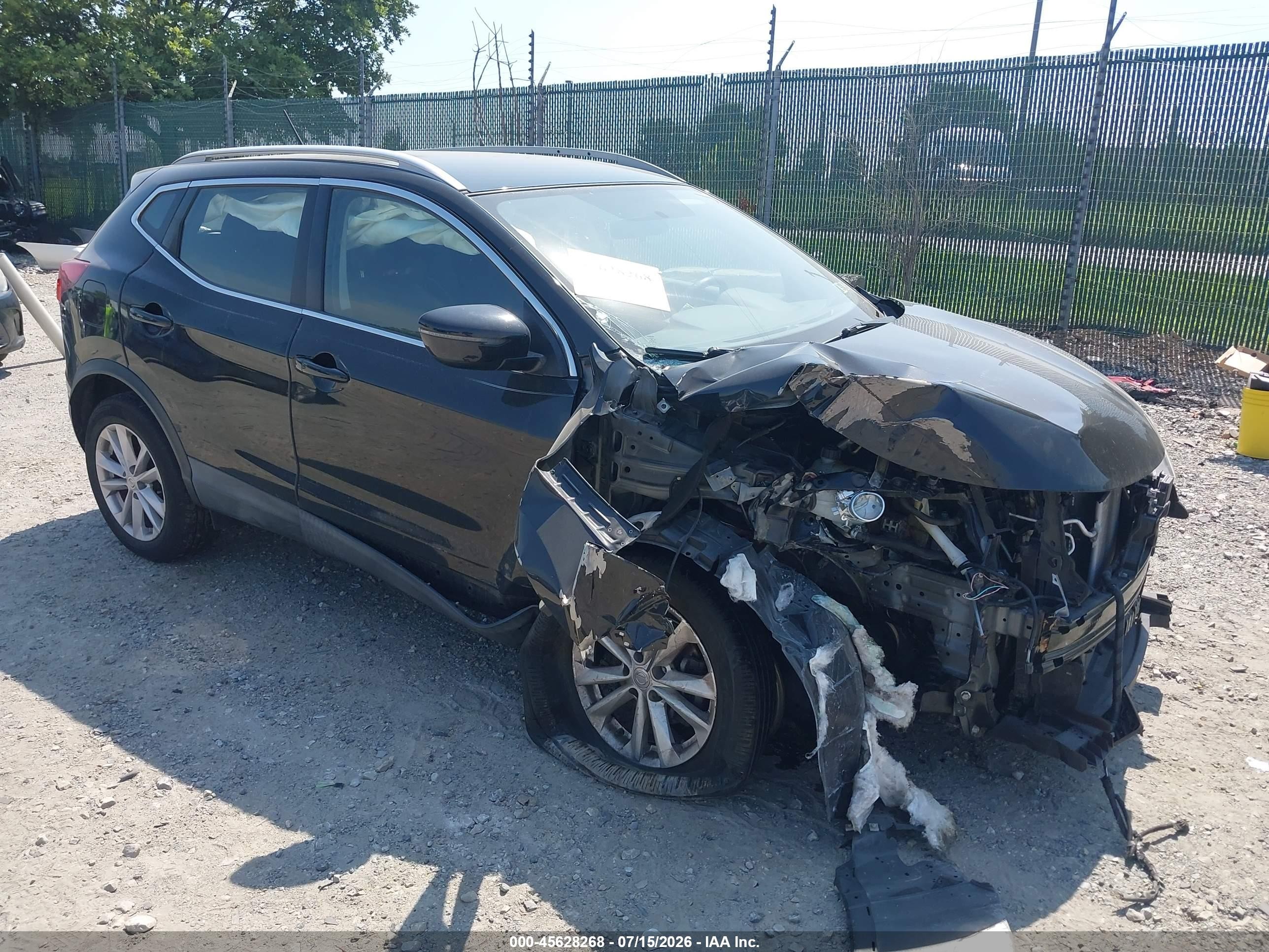 2018 Nissan Rogue S, VIN JN1BJ1CR7JW252769 — Front end
