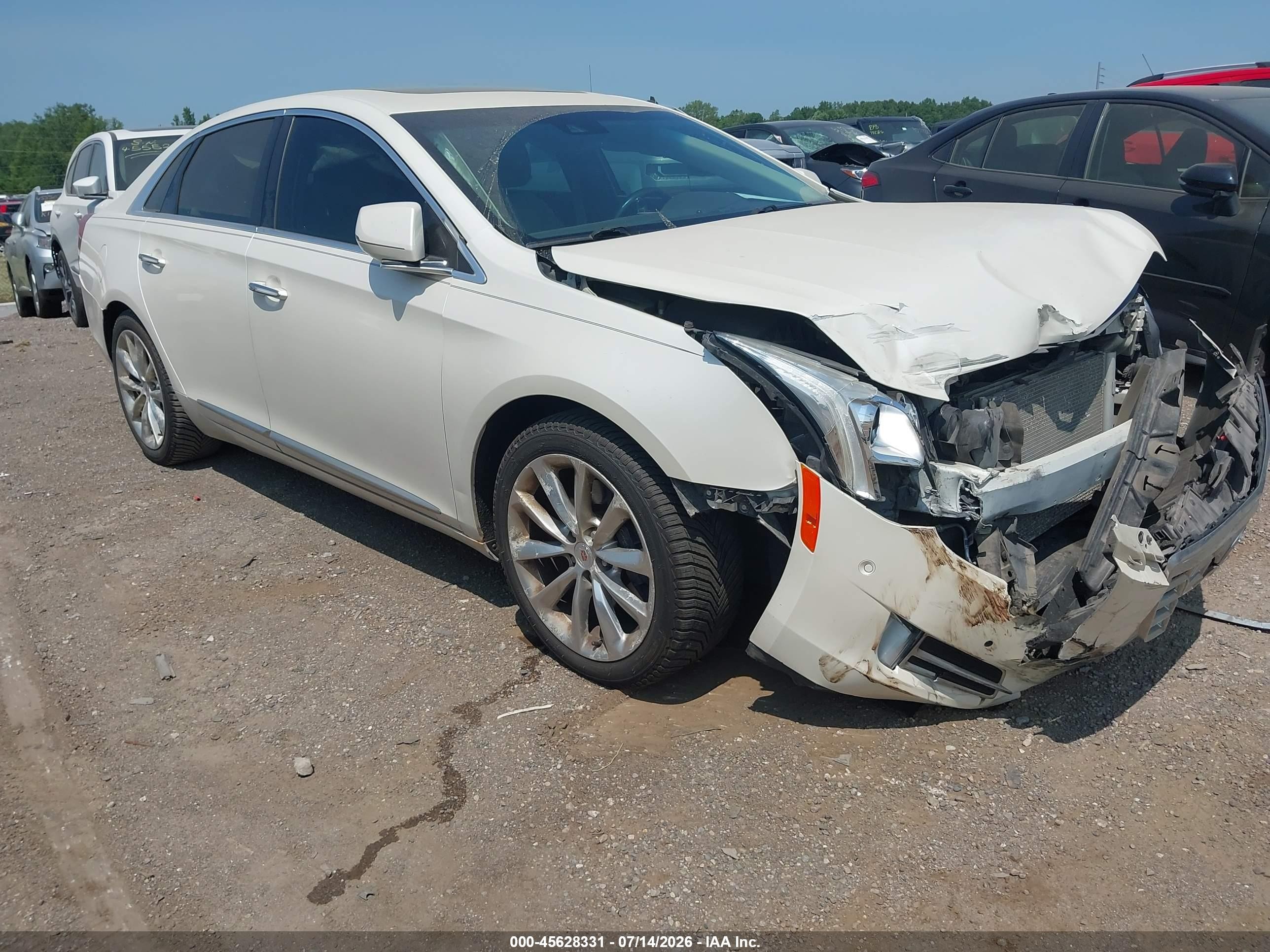 2014 Cadillac XTS Luxury, VIN 2G61M5S33E9161651 — Front end
