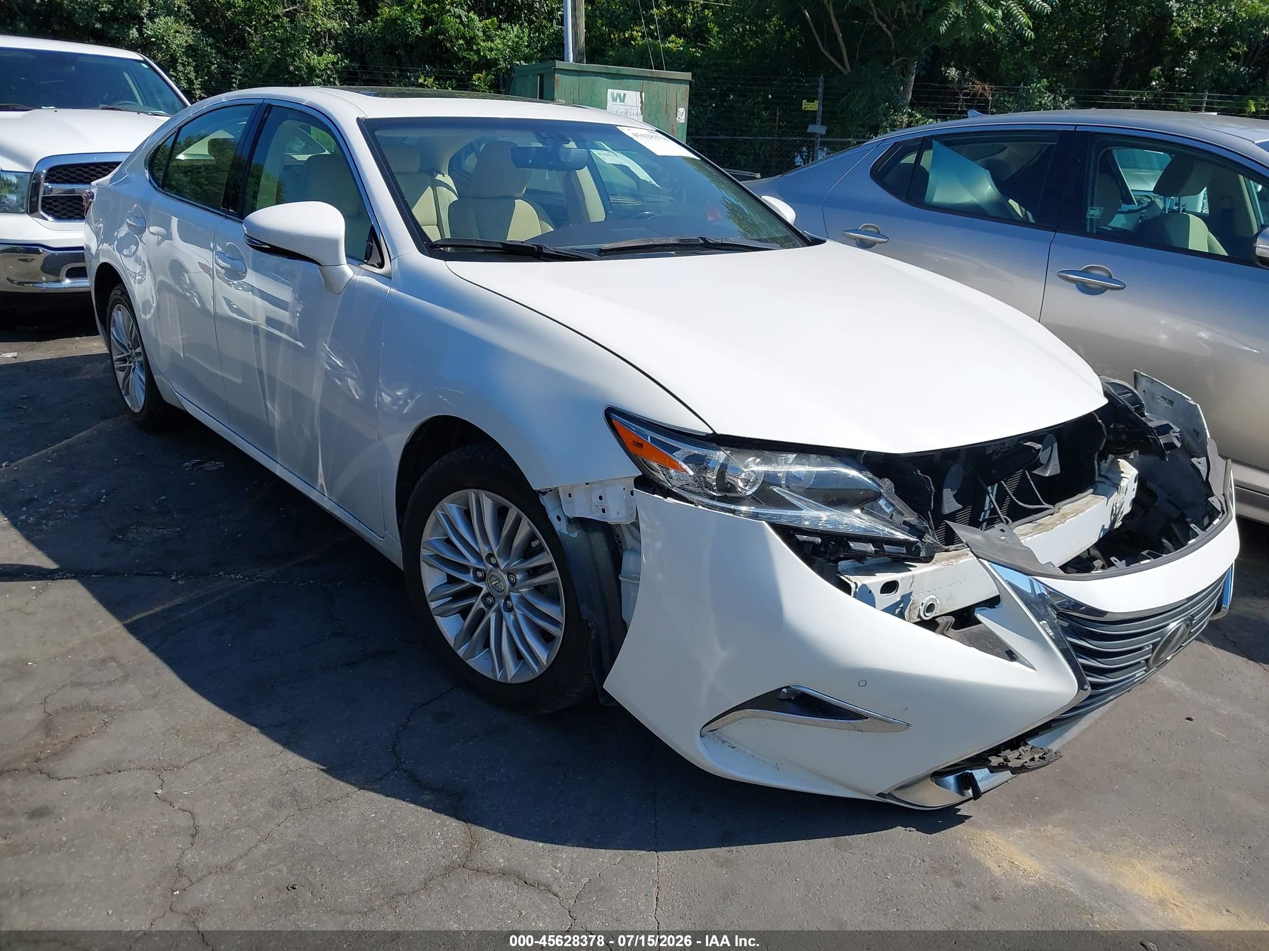 2016 Lexus ES 330, VIN JTHBK1GG3G2225666 — Front end