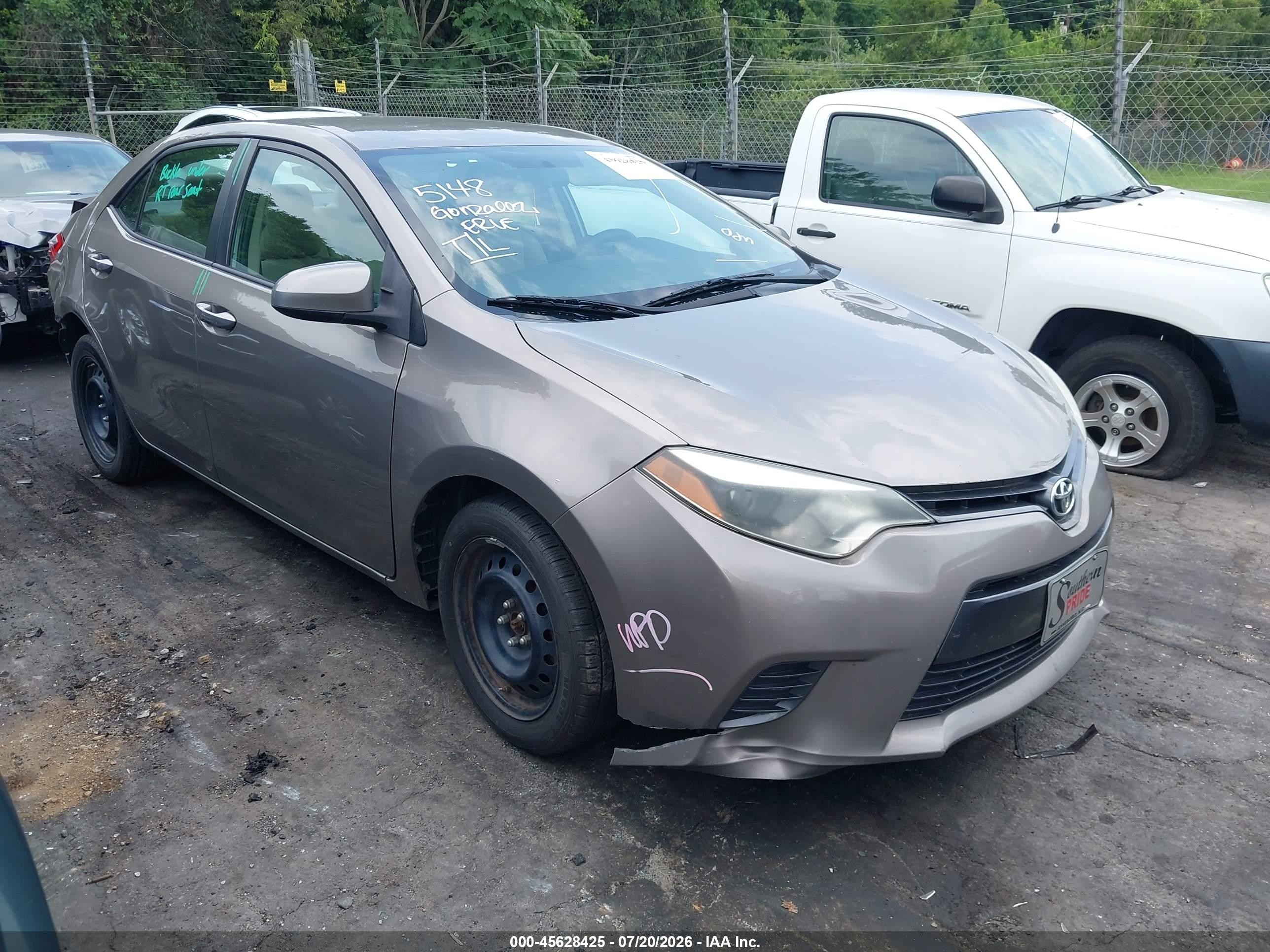 2016 Toyota Corolla LE, VIN 2T1BURHE7GC557196 — Rear end