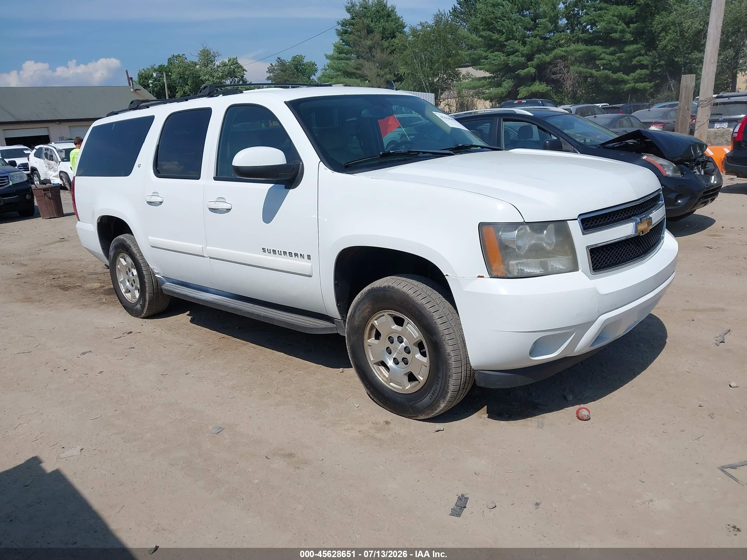 2007 Chevrolet Suburban LTZ, VIN 1GNFK16357J245979 — Normal wear