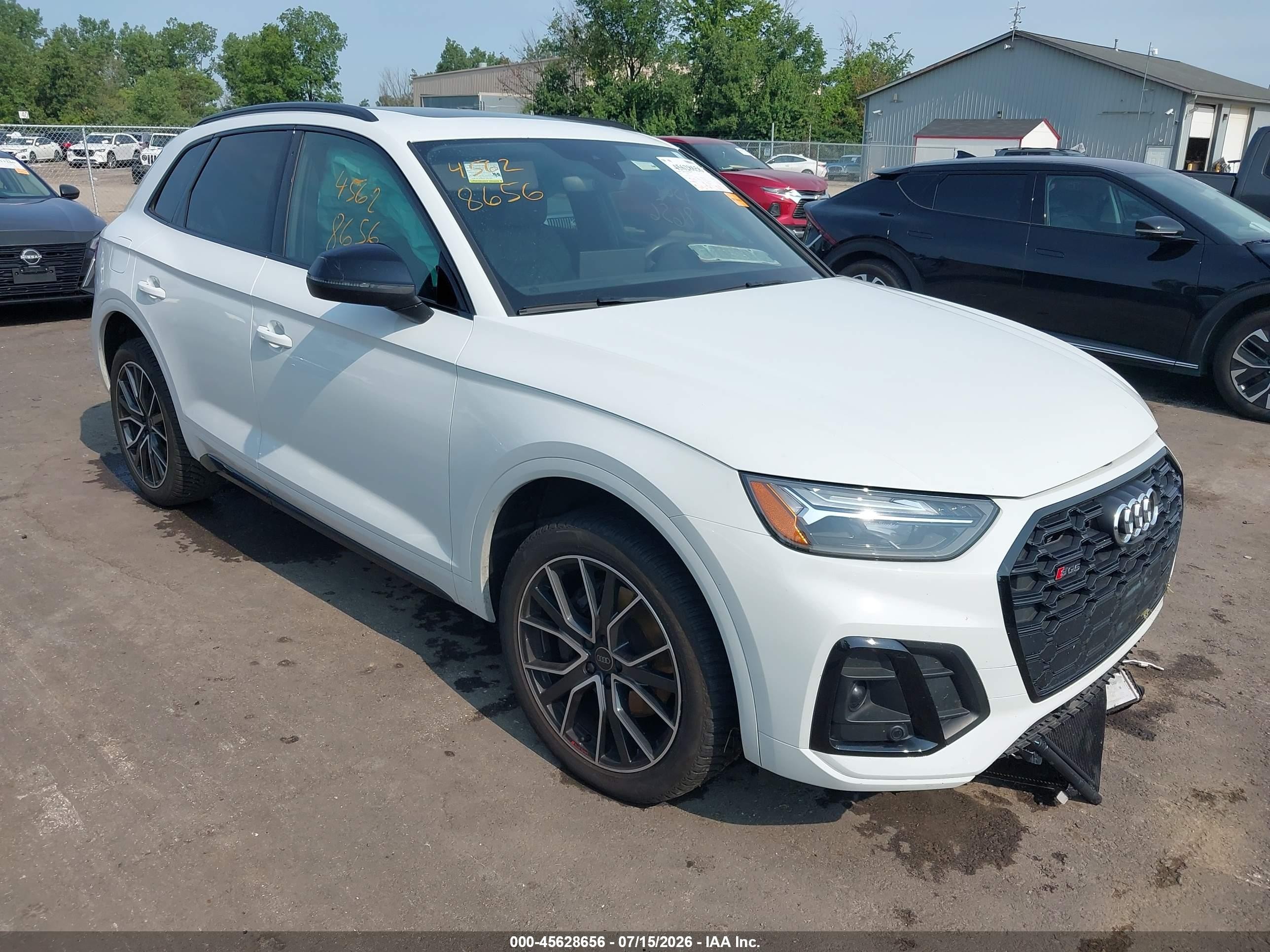 2021 Audi SQ5 Premium Plus, VIN WA1B4AFYXM2023564 — Перед