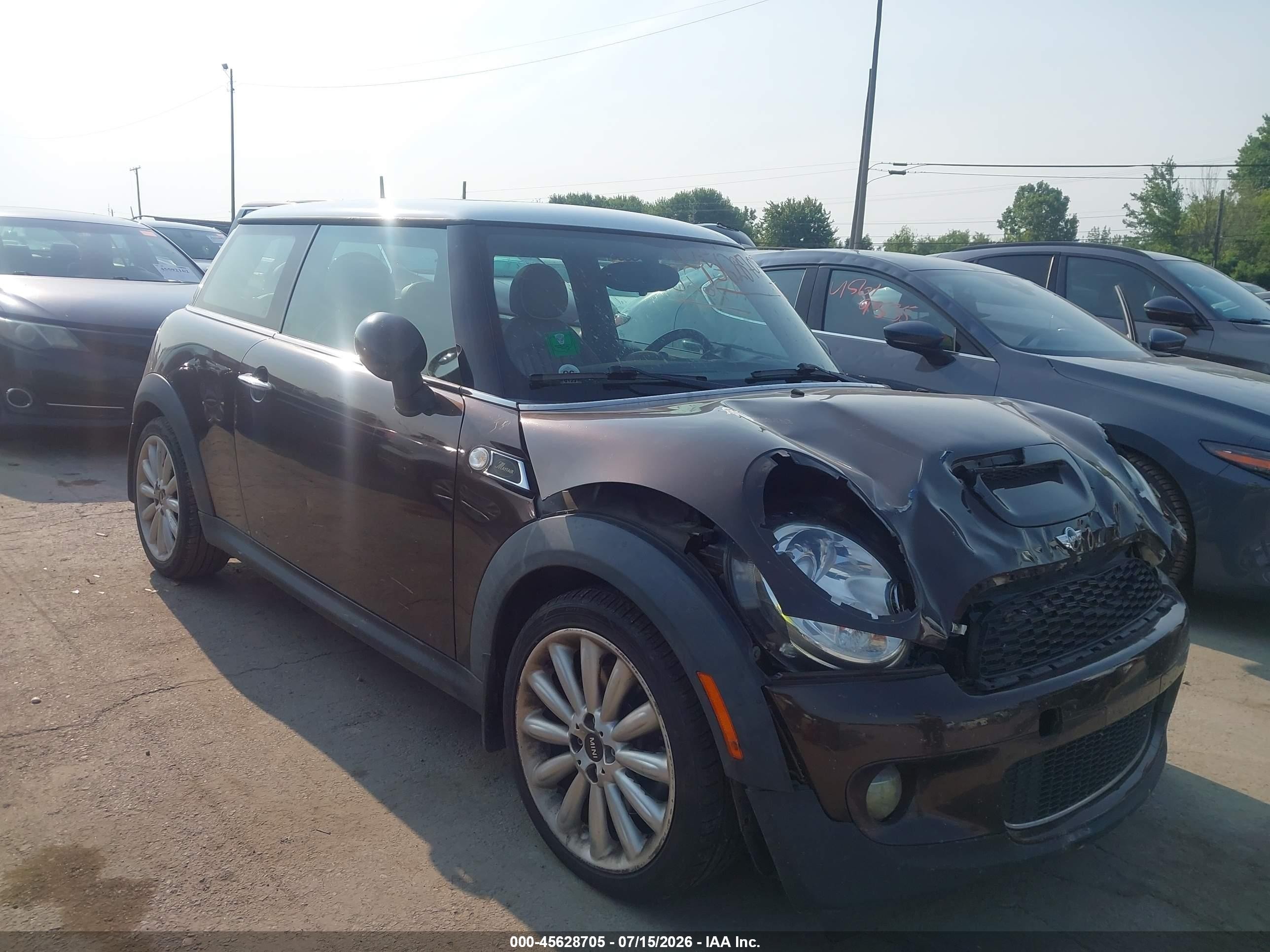 2010 MINI Hardtop S, VIN WMWMF7C51ATZ69836 — Front end