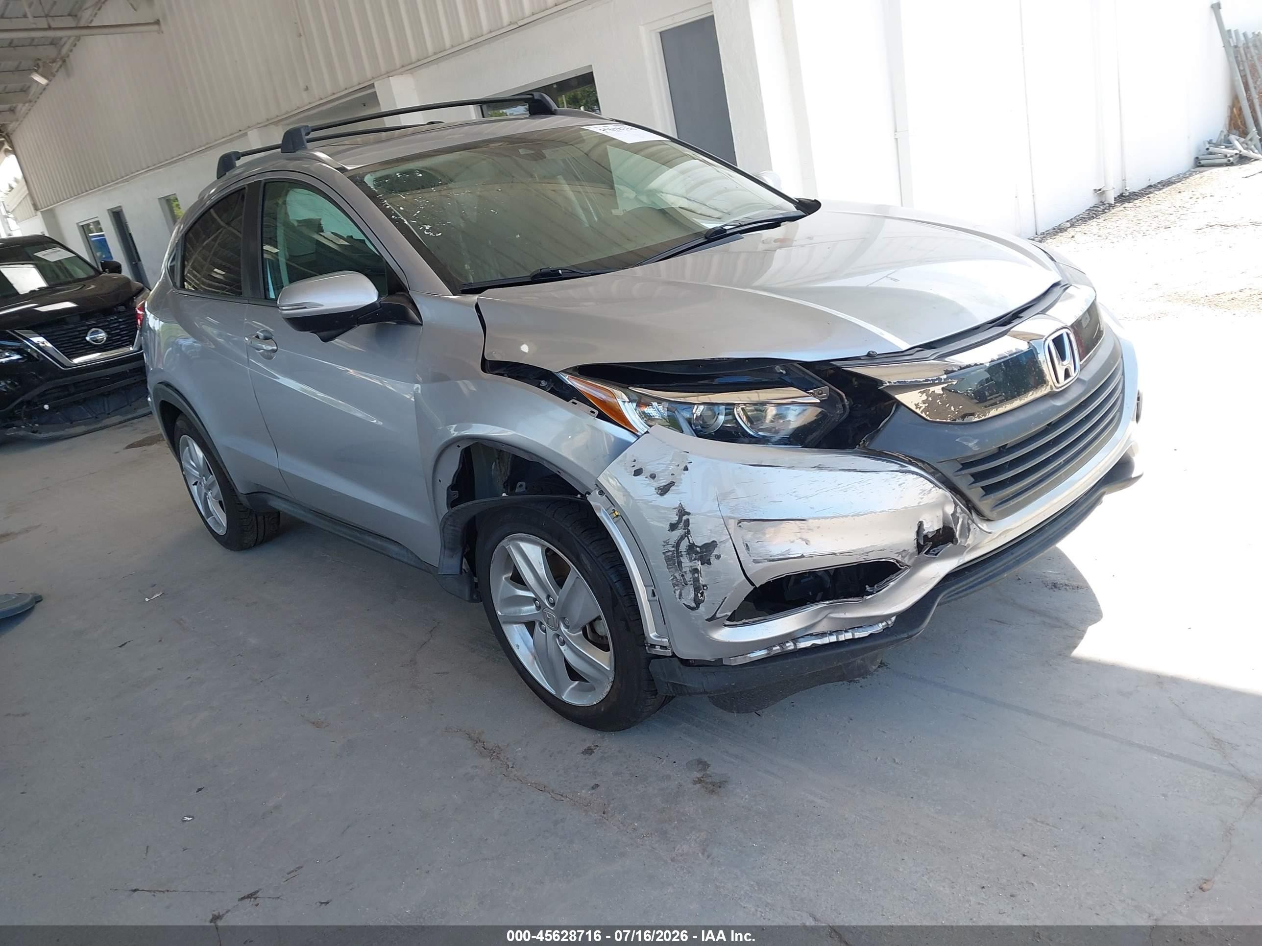2019 Honda HR-V EX, VIN 3CZRU5H57KM727977 — Перед