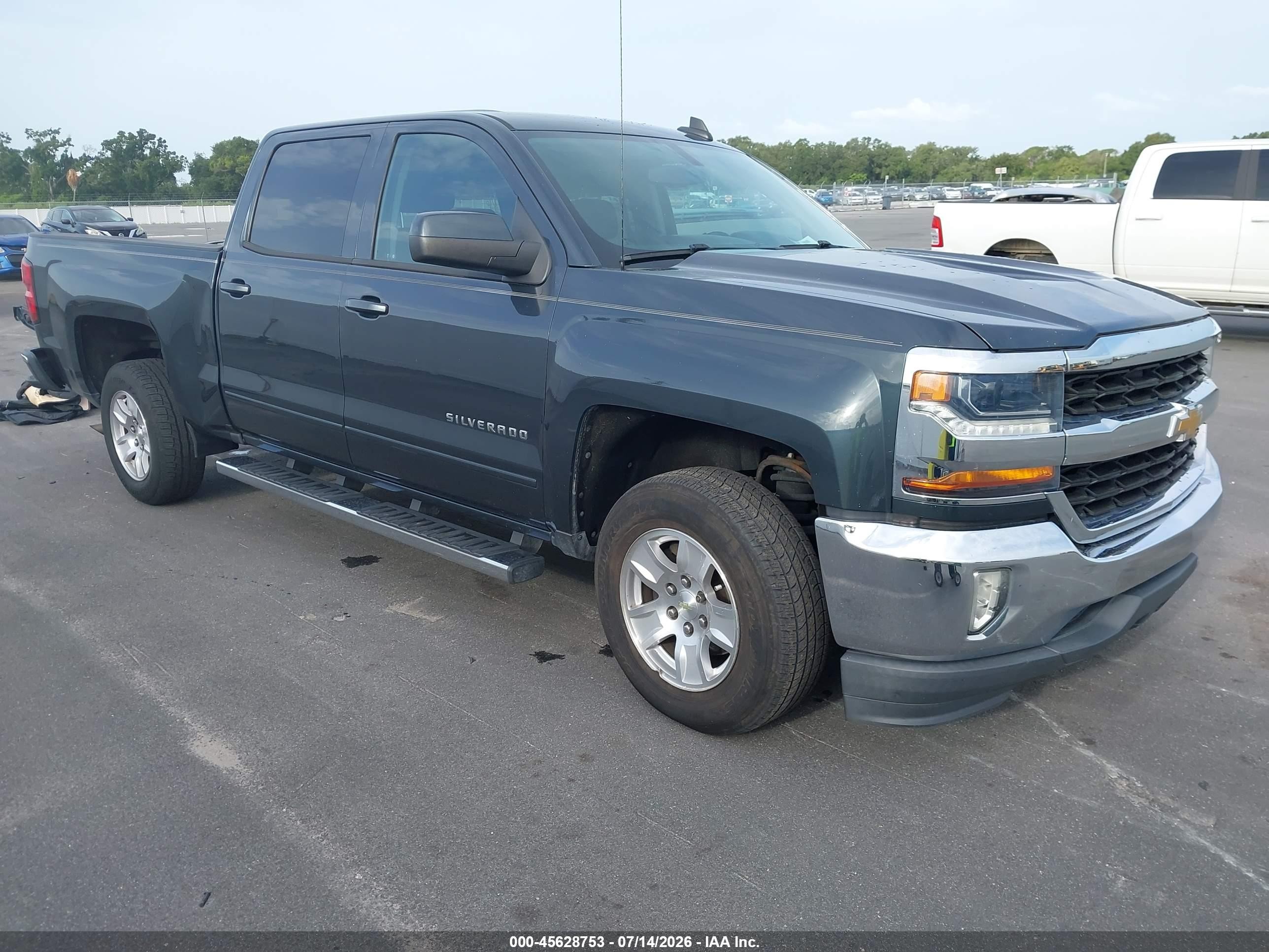 2018 Chevrolet Silverado 1500 LT, VIN 3GCPCREC0JG574544 — Rear end