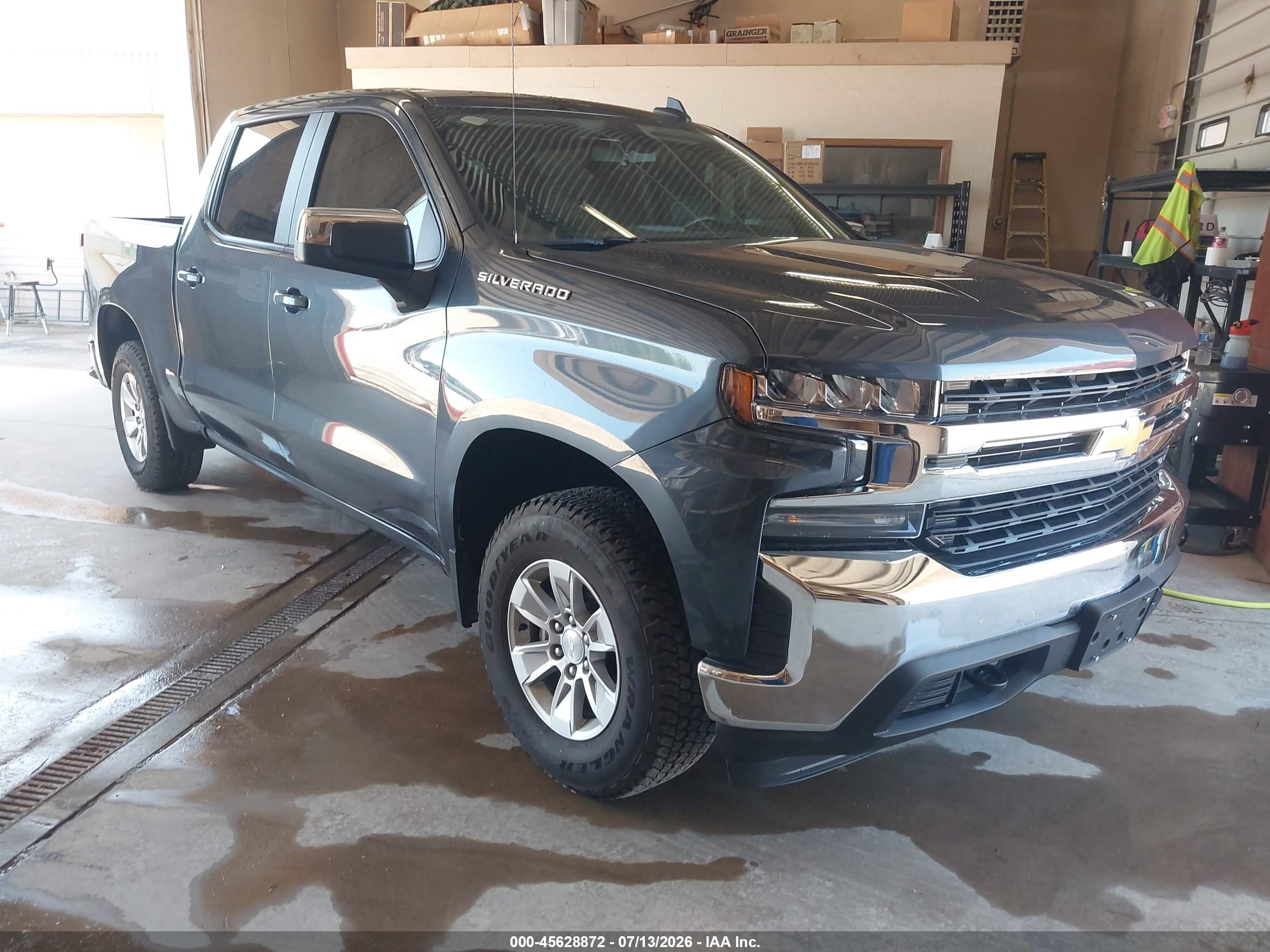 2021 Chevrolet Silverado 1500 LT, VIN 1GCUYDED1MZ250037 — Hail