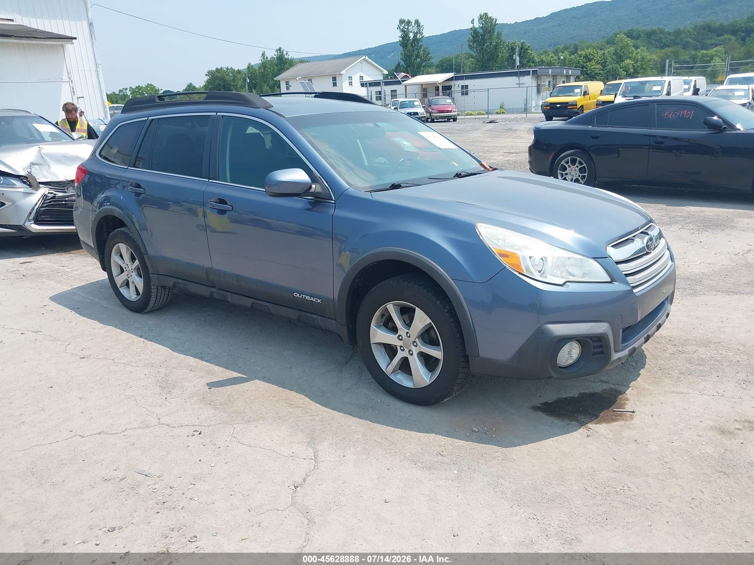 2013 Subaru Outback Premium, VIN 4S4BRBGC4D3318598 — Not stated