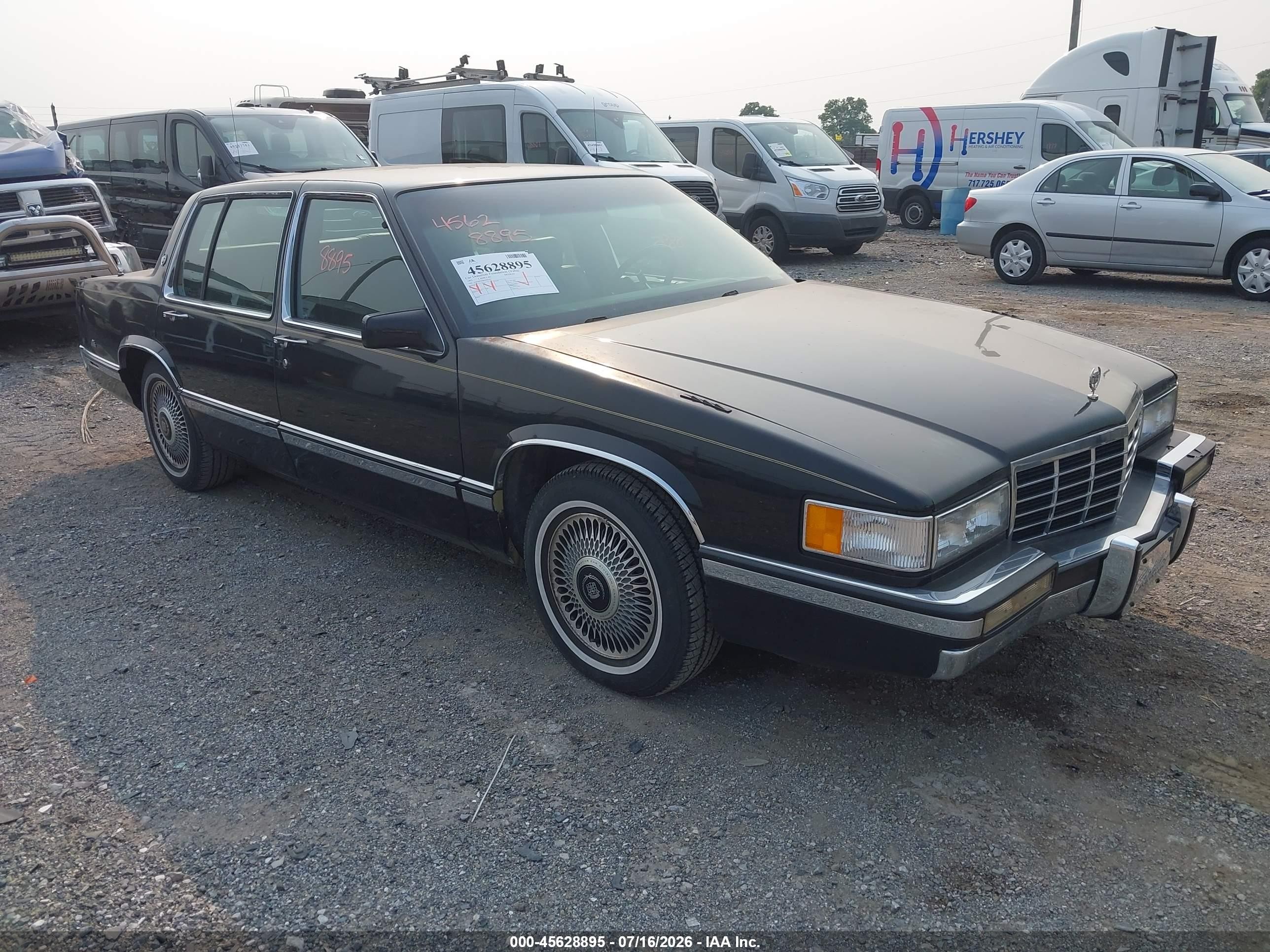 1993 Cadillac DeVille, VIN 1G6CD53B8P4295432 — Normal wear