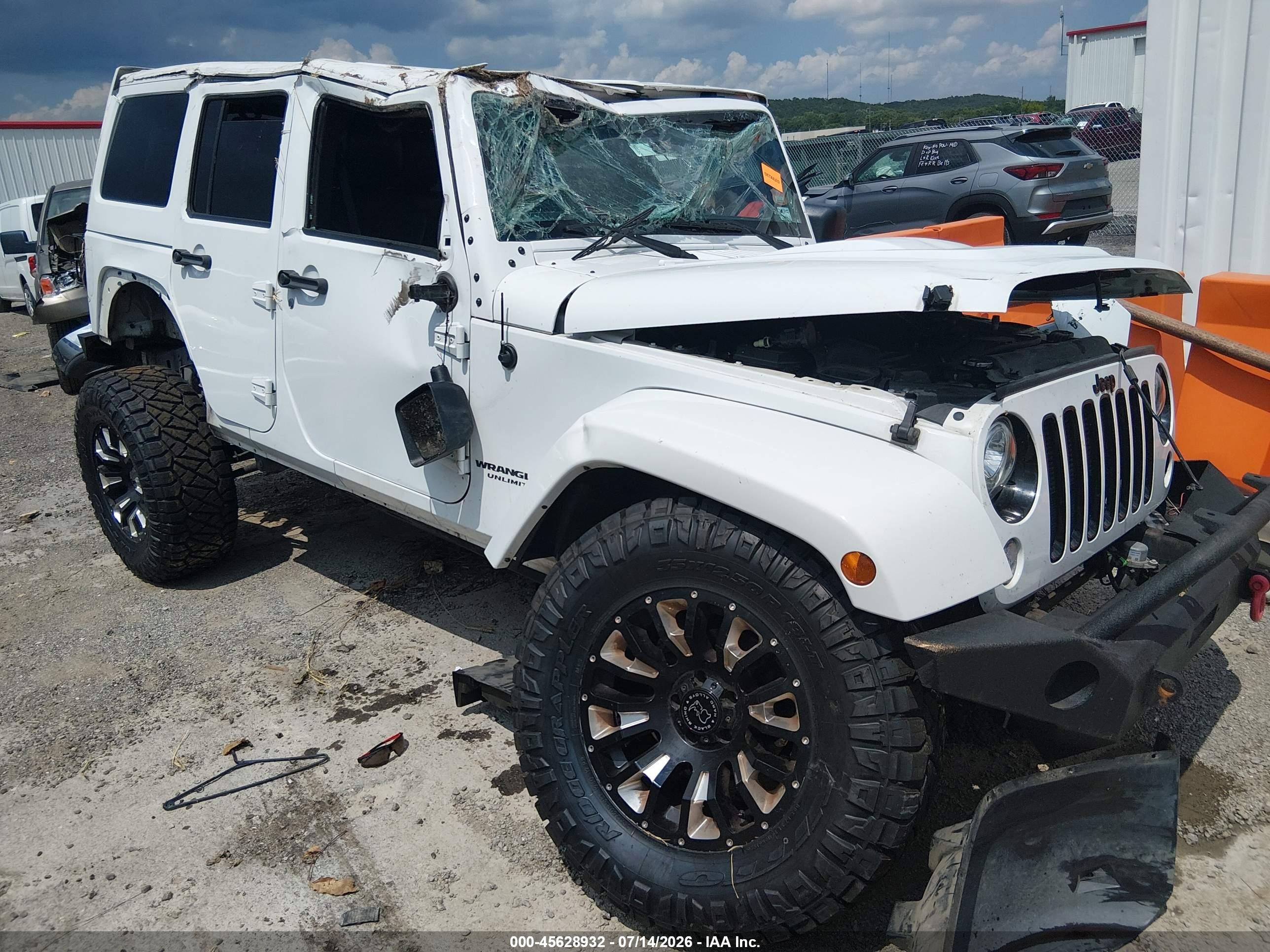 2017 Jeep Wrangler Unlimited Smoky Mountain, VIN 1C4BJWEG2HL706248 — Front end