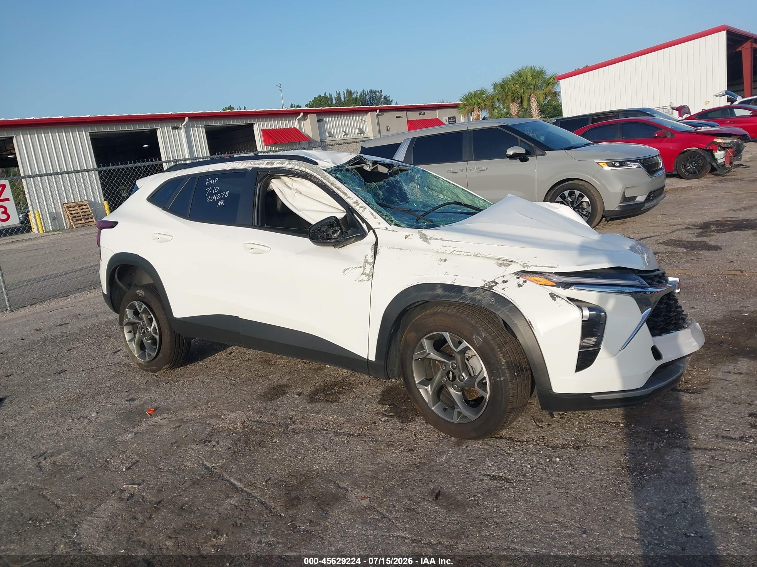 2025 Chevrolet Trax LT, VIN KL77LHEPXSC204278 — Front end