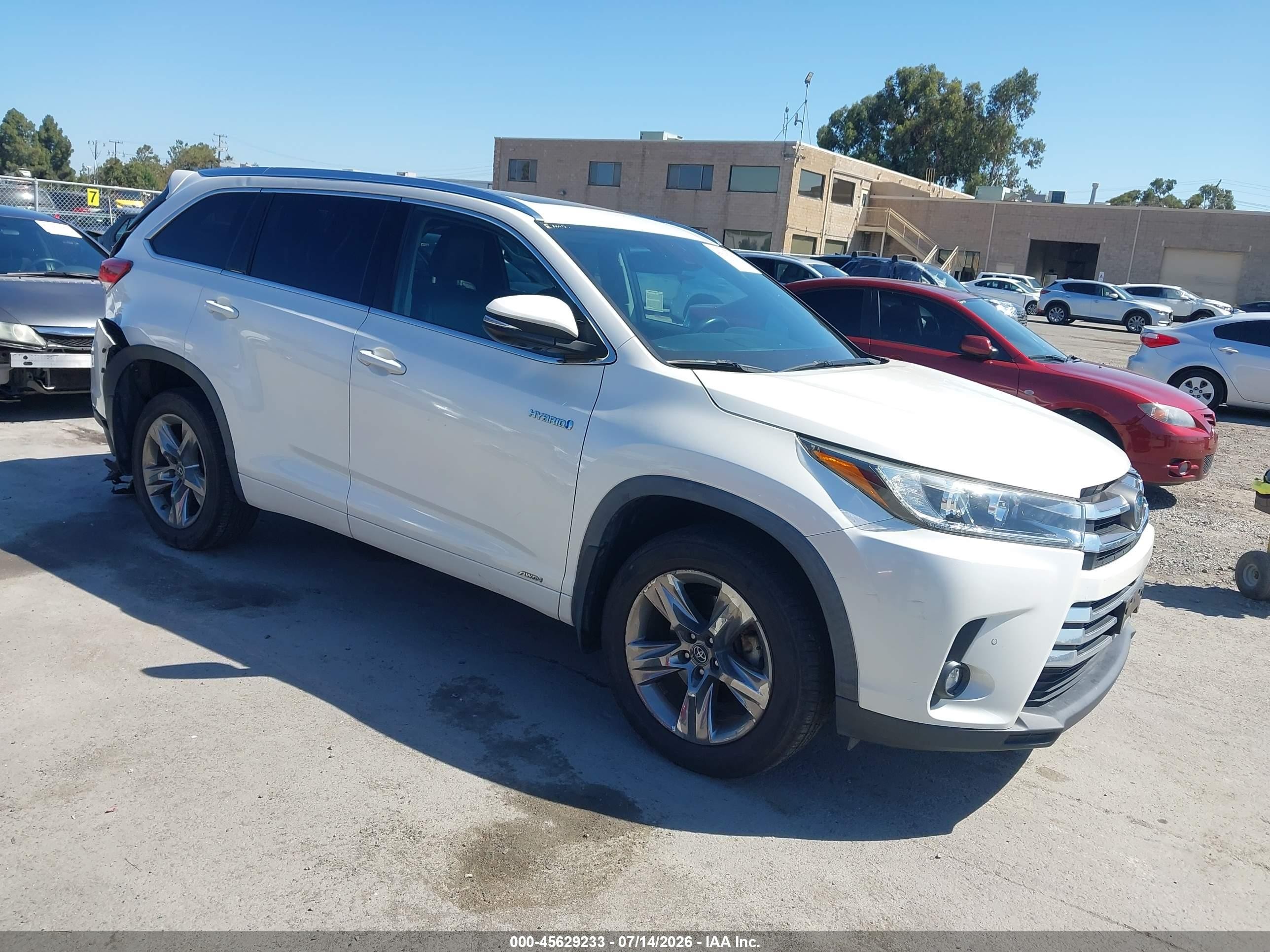 2019 Toyota Highlander Hybrid Limited Platinum, VIN 5TDDGRFH1KS077247 — Rear end