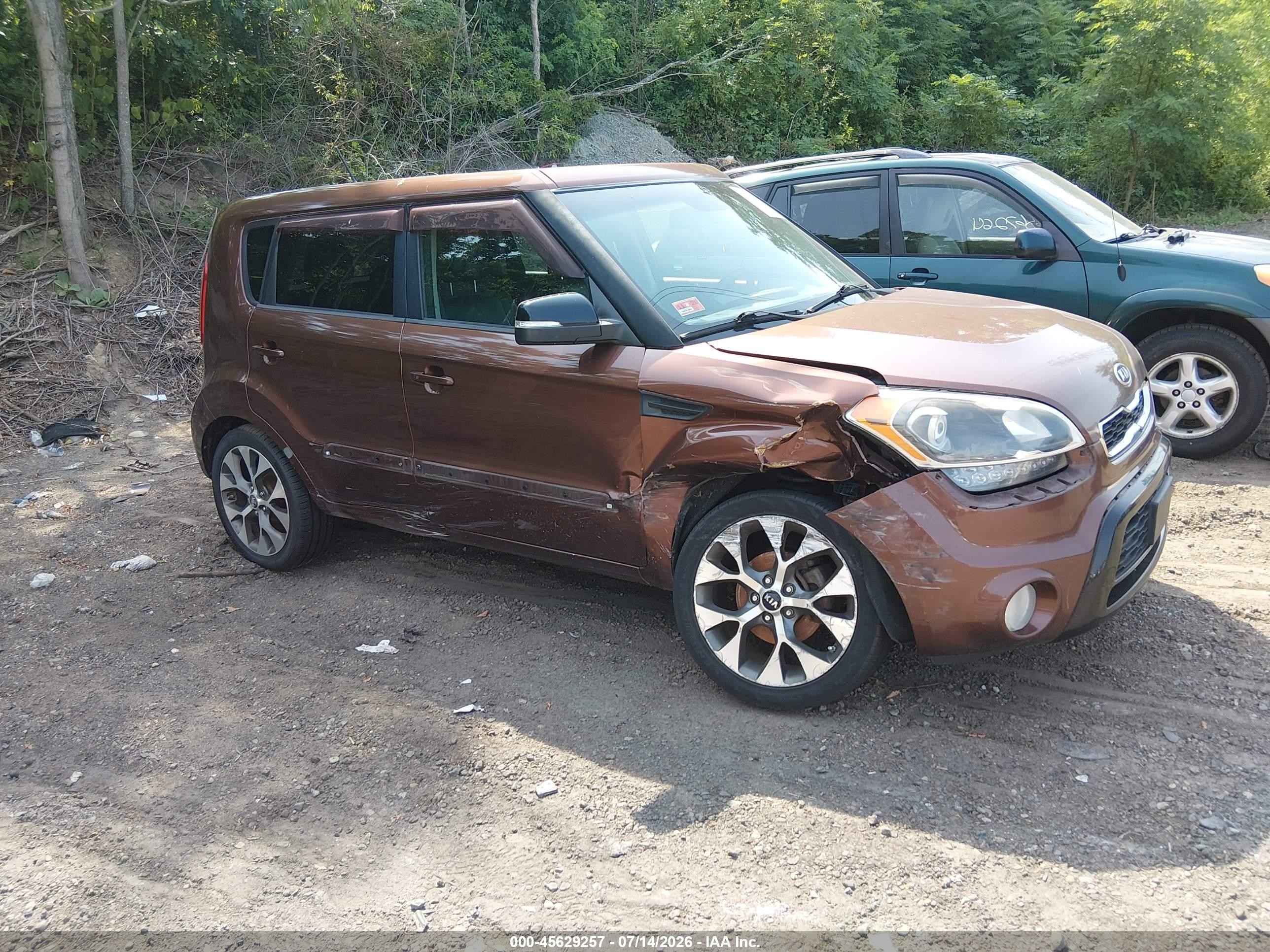 2012 Kia Soul +, VIN KNDJT2A63C7432877 — Front end