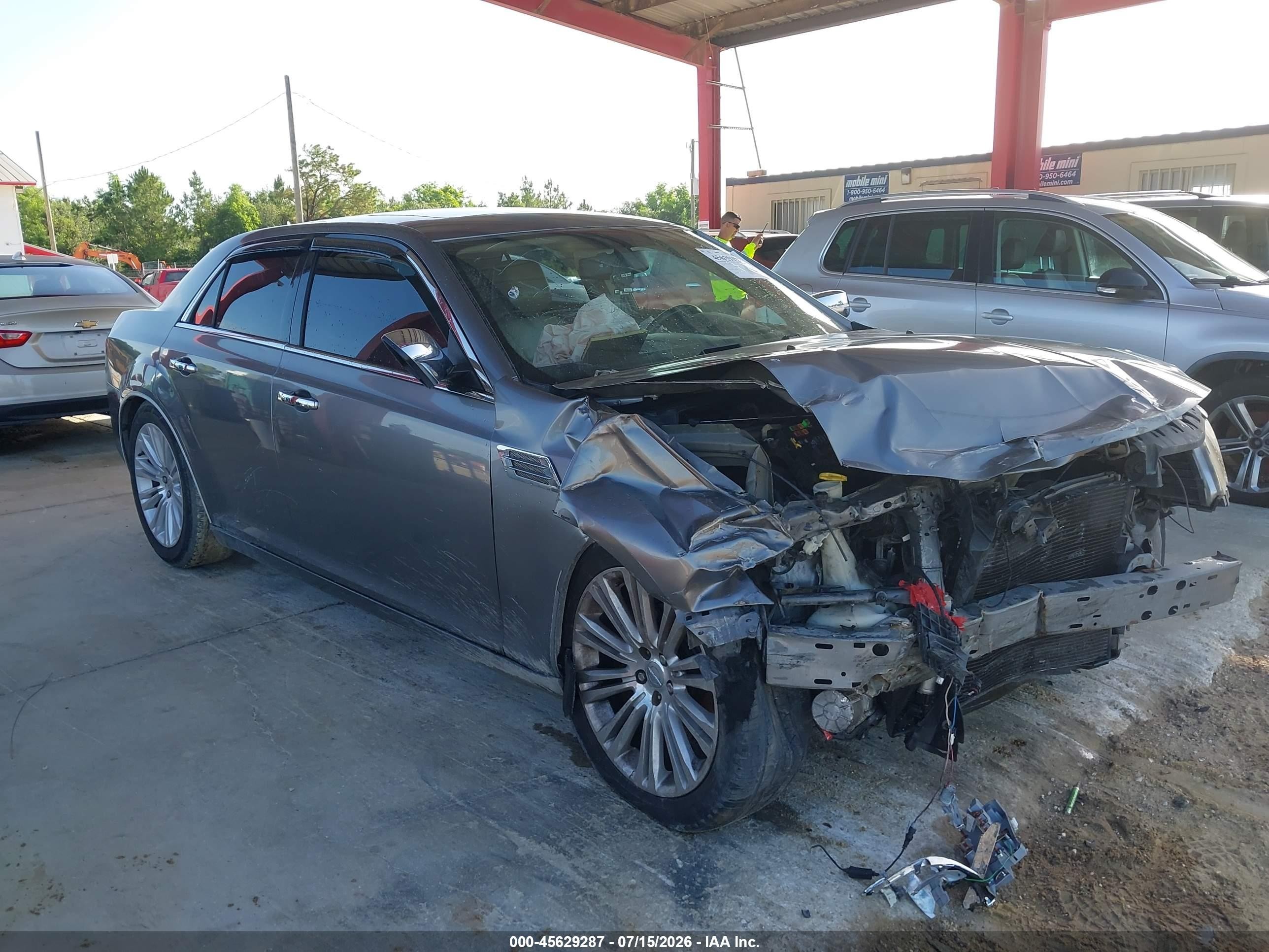 2011 Chrysler 300 Limited, VIN 2C3CA5CG7BH560763 — Front end