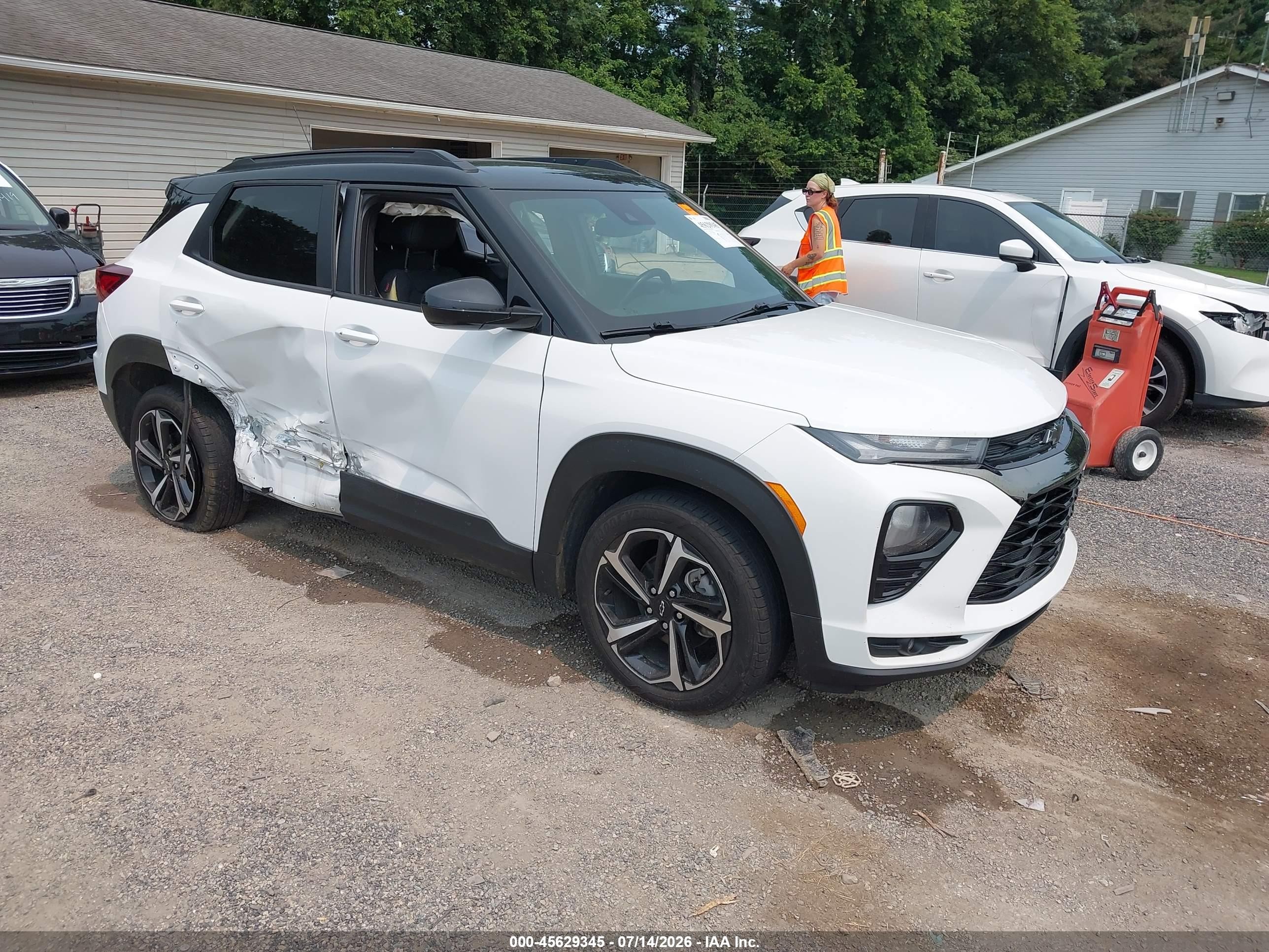 2021 Chevrolet TrailBlazer RS, VIN KL79MTSL5MB006856 — Side