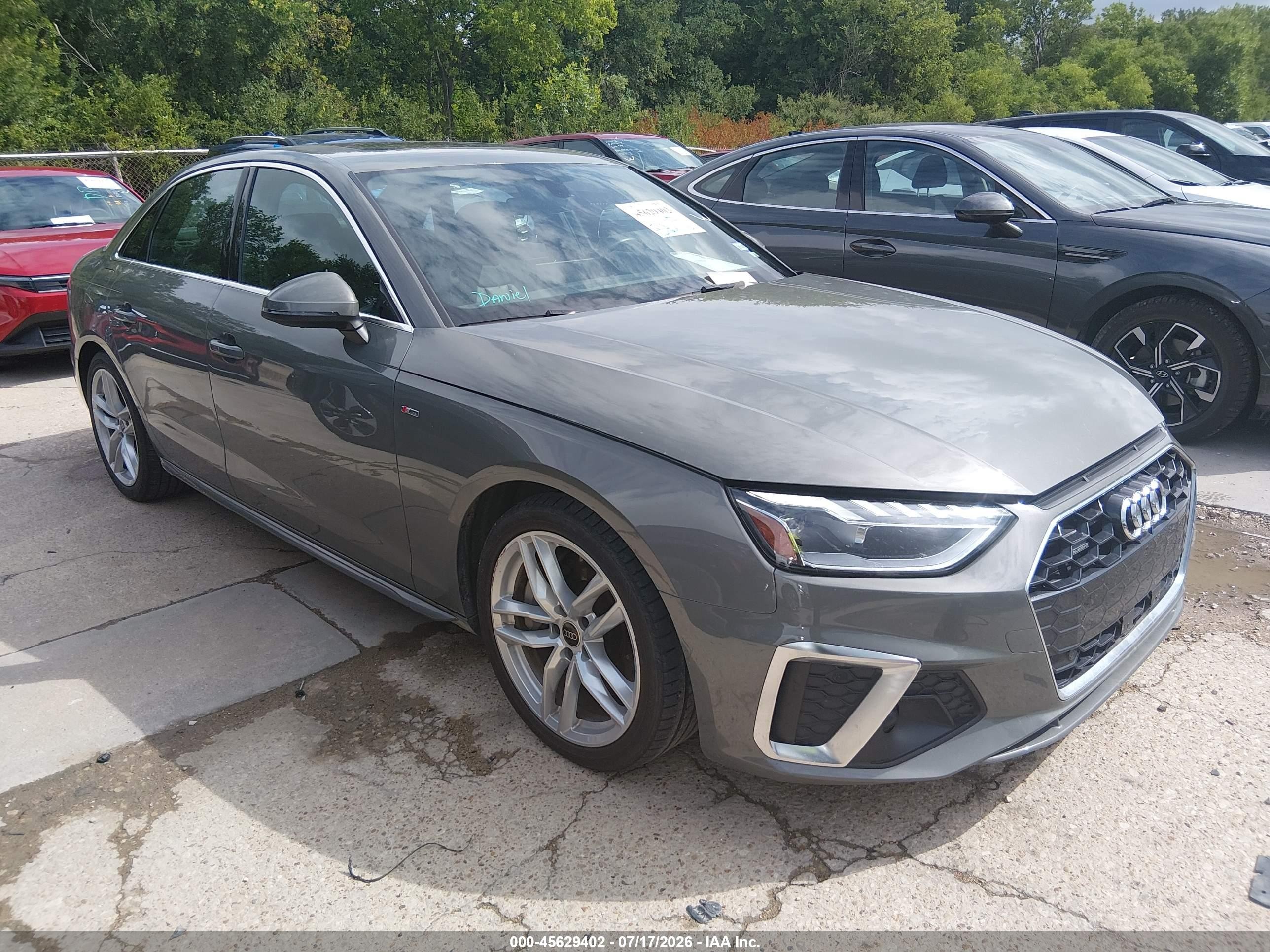 2024 Audi A4 S line Premium Plus, VIN WAUEAAF4XRN015895 — Фото с аукциона 1 of 5