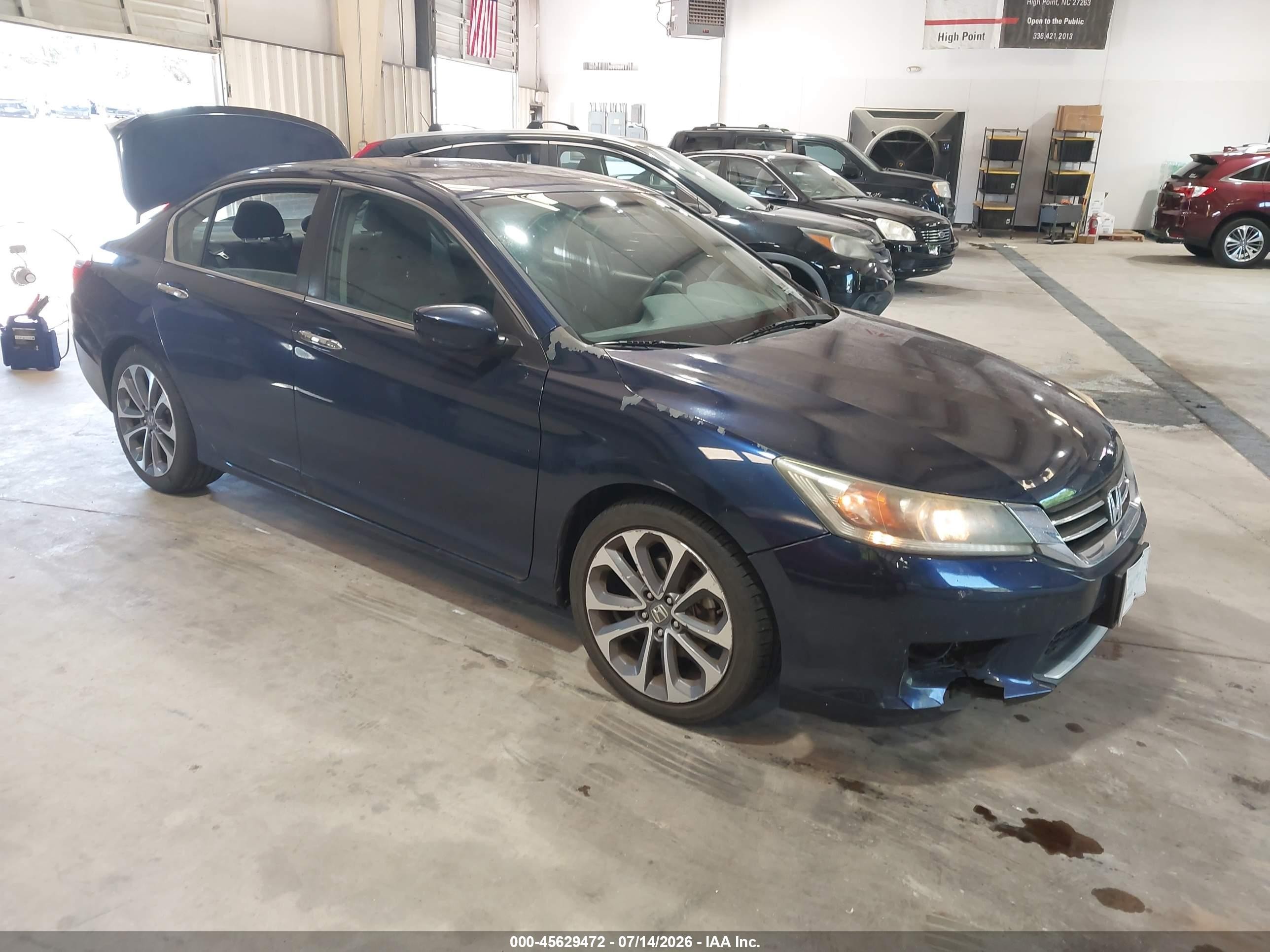 2015 Honda Accord Sport, VIN 1HGCR2F53FA134295 — Rear end