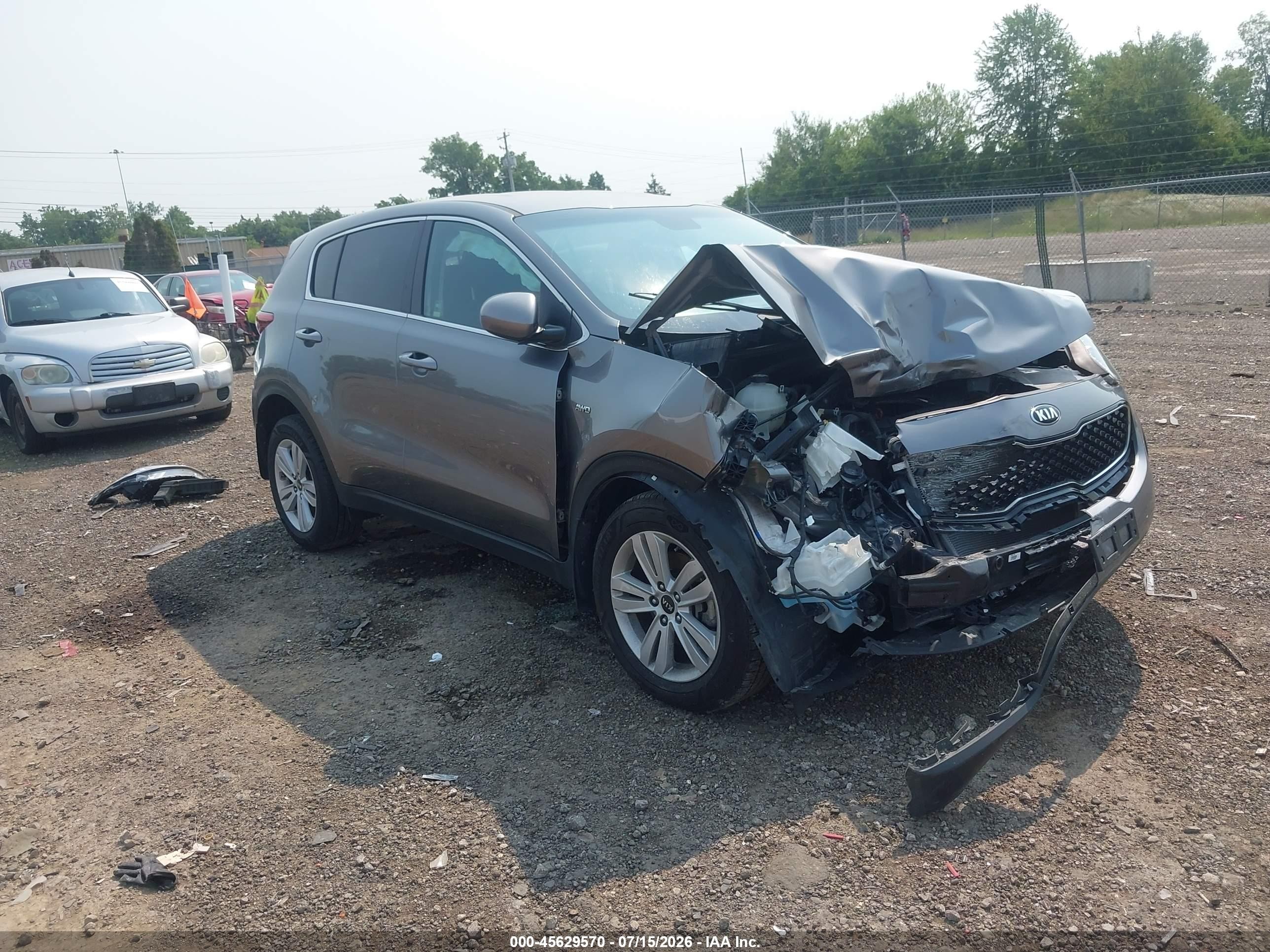 2017 Kia Sportage LX, VIN KNDPMCAC7H7137601 — Front end