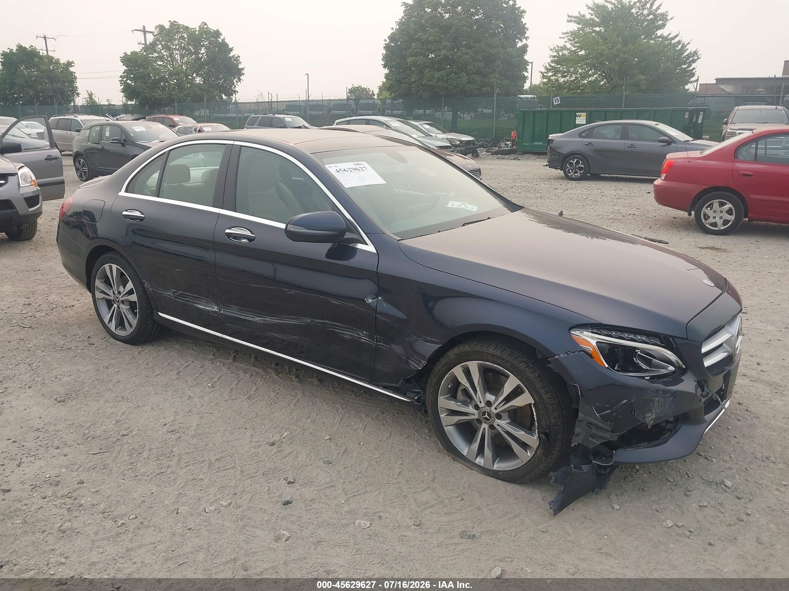 2018 Mercedes-Benz C 300, VIN WDDWF4KB6JR337144 — Side