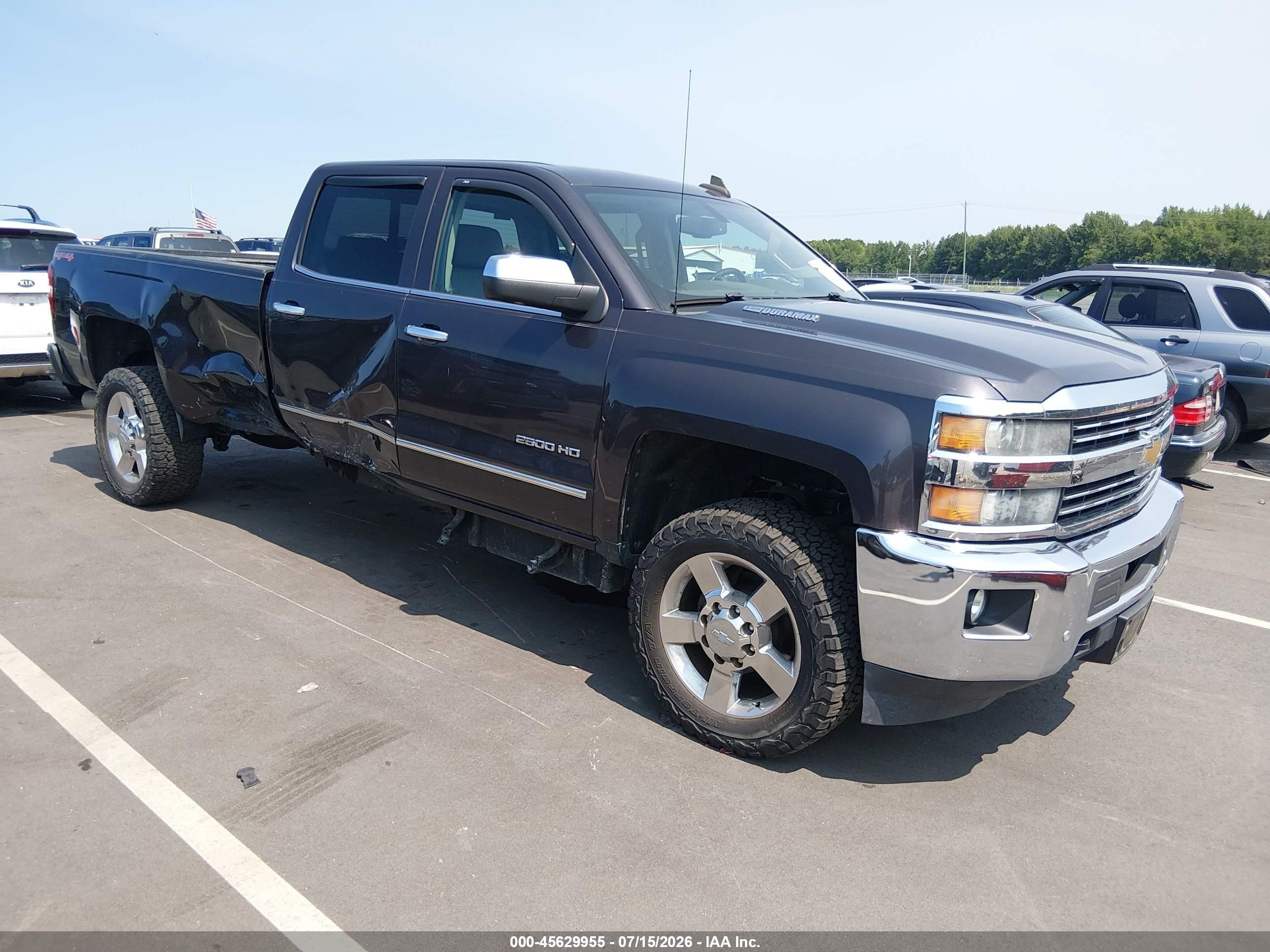 2016 Chevrolet Silverado 2500HD LTZ, VIN 1GC1KWE85GF184116 — Side