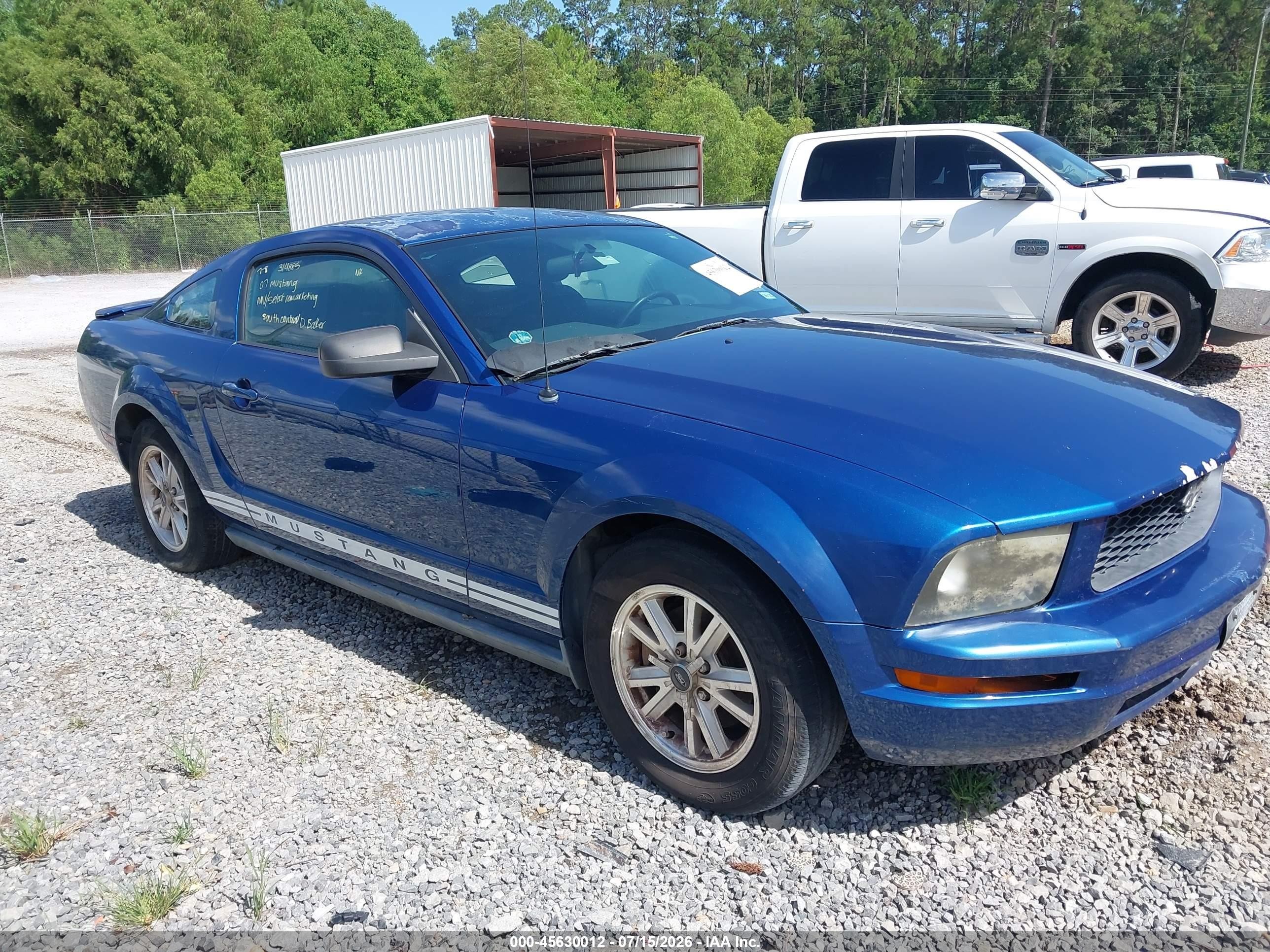 2007 Ford Mustang Deluxe, VIN 1ZVFT80N475314885 — Normal wear