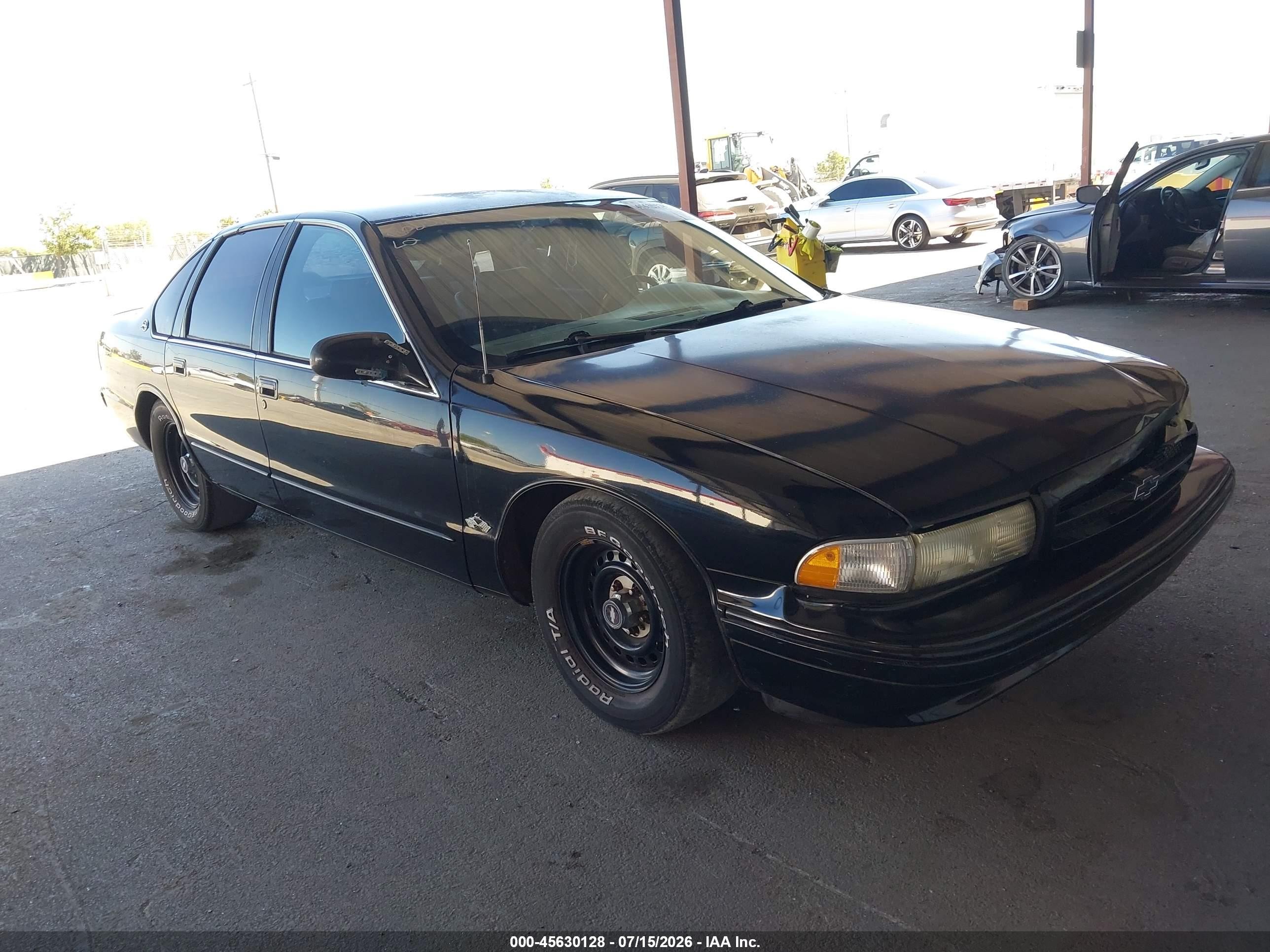 1996 Chevrolet Caprice 1SA Special Value, VIN 1G1BL52P0TR154272 — Front end