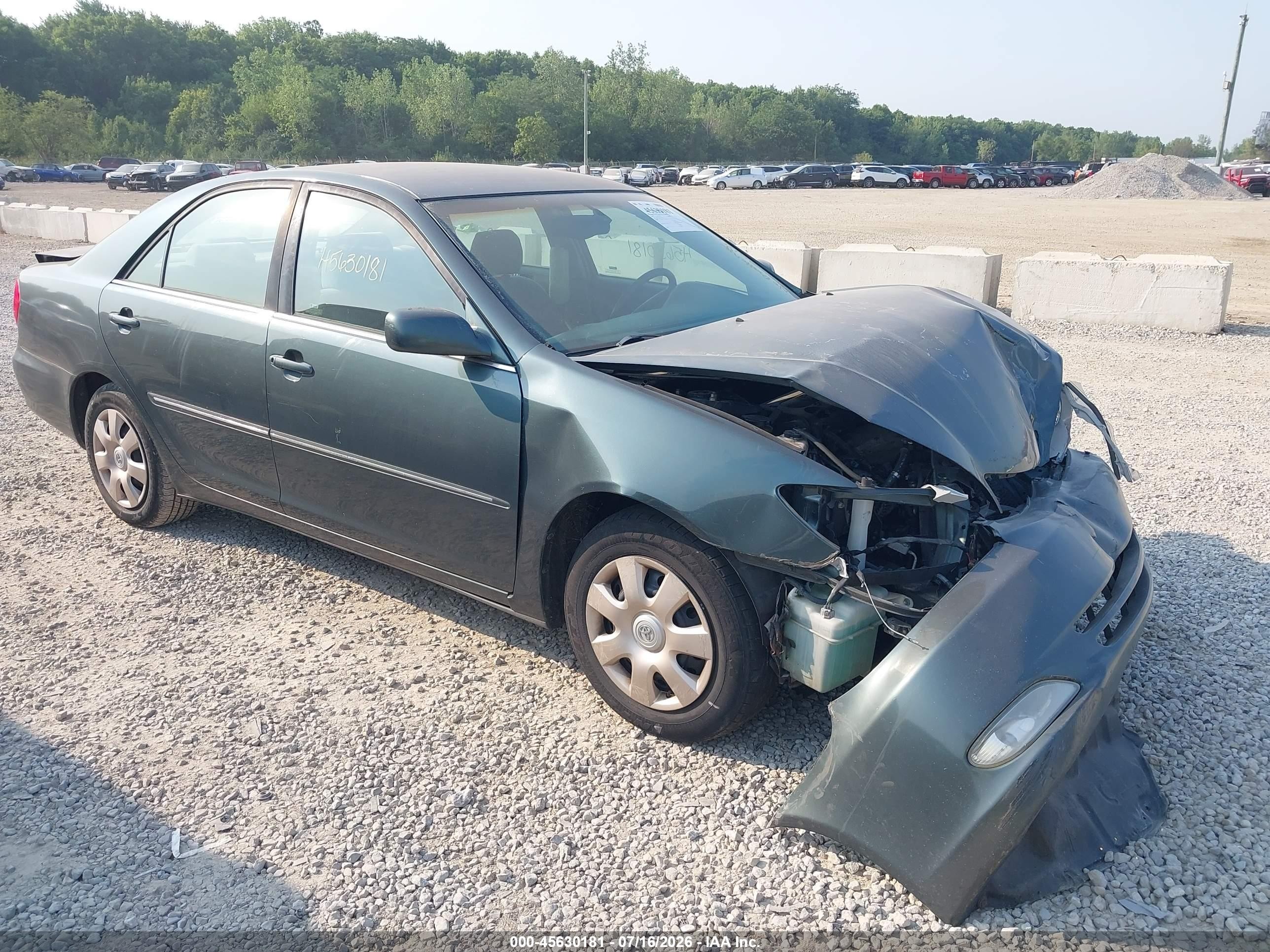 2003 Toyota Camry LE, VIN 4T1BE32K53U702334 — Front end