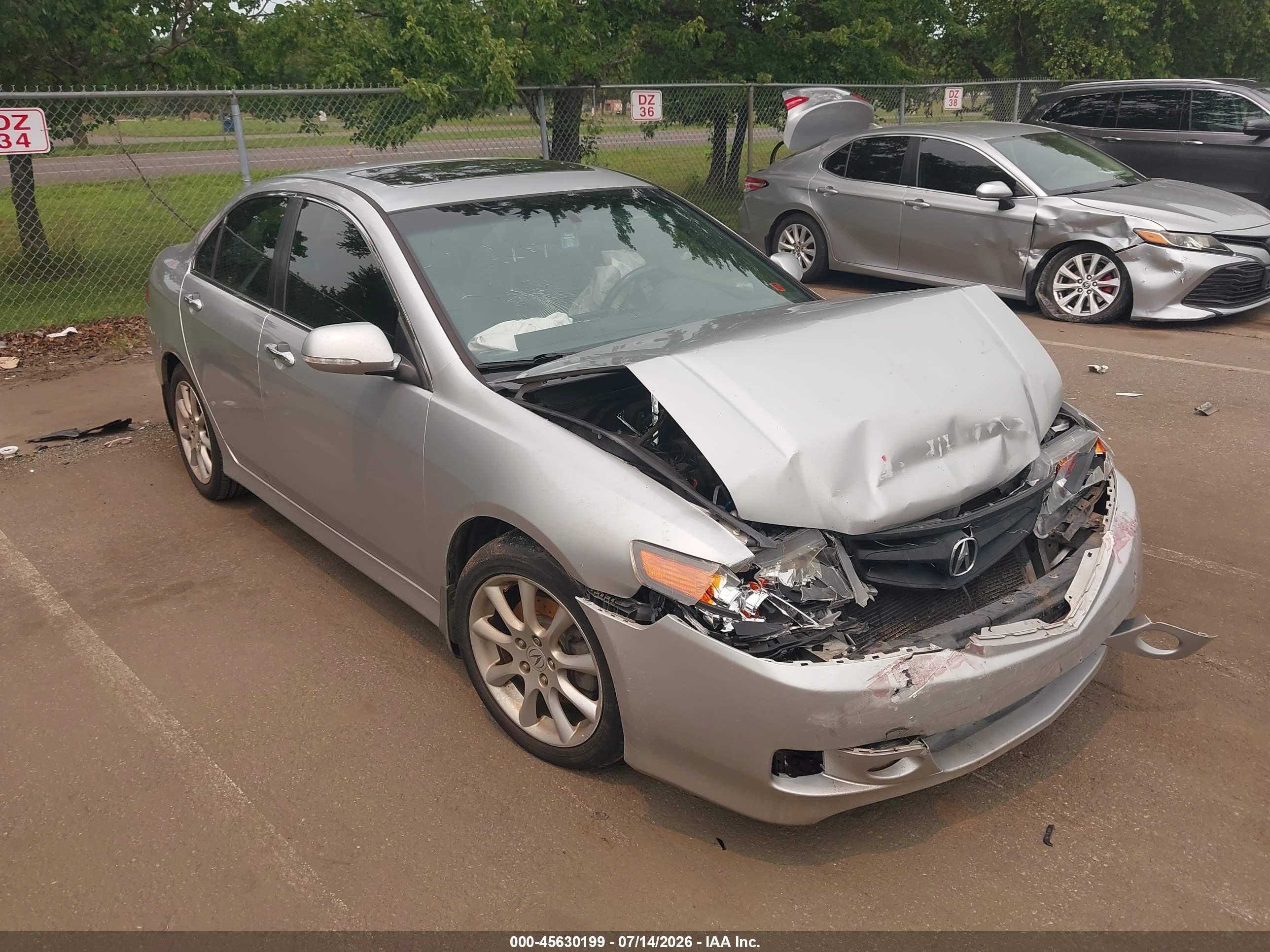 2006 Acura TSX, VIN JH4CL96826C004577 — Front end