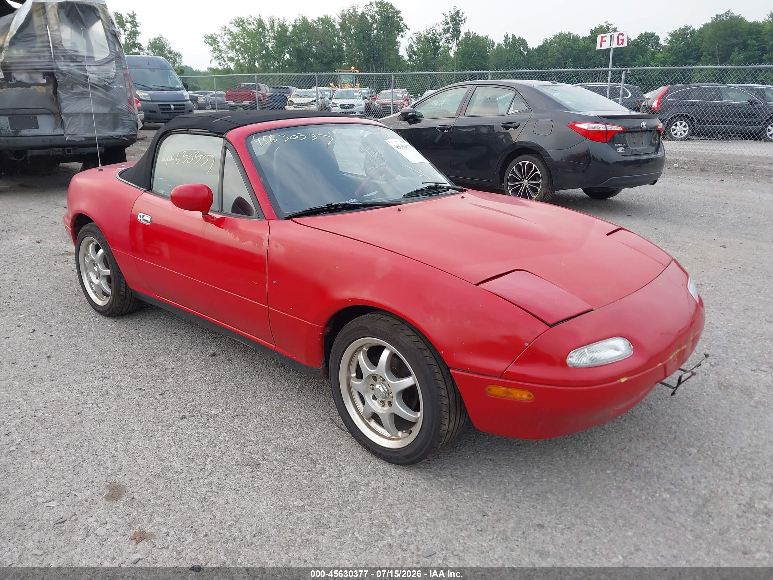 1992 Mazda MX-5 Miata, VIN JM1NA3519N0304683 — Side