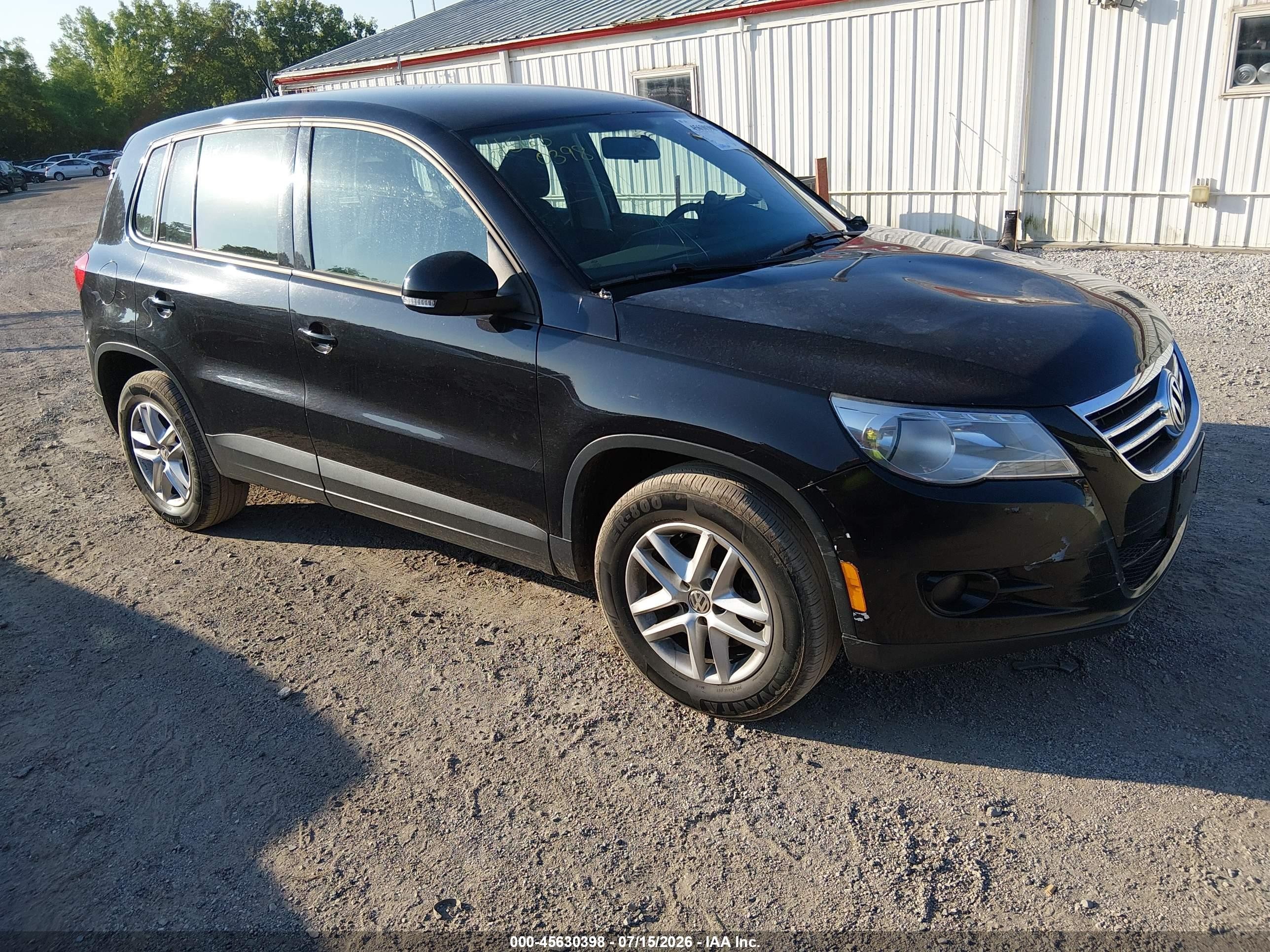 2011 Volkswagen Tiguan S, VIN WVGBV7AX4BW519949 — Перед