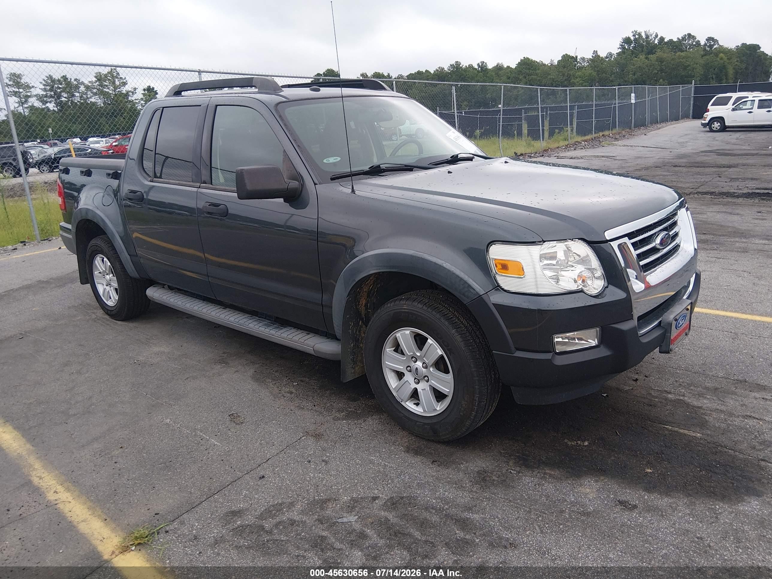 2010 Ford Explorer Sport Trac XLT, VIN 1FMEU3BE3AUF03824 — Normal wear