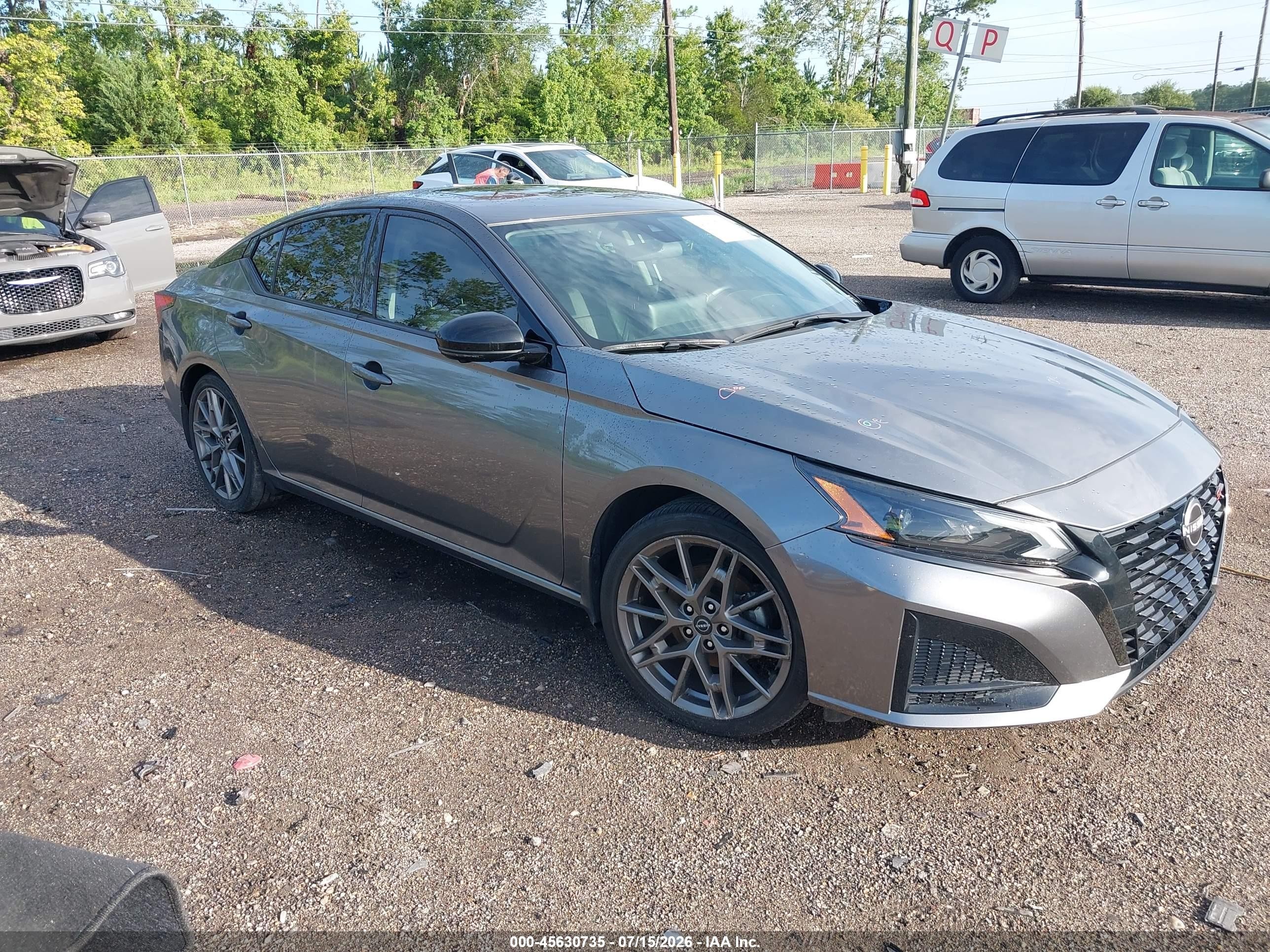 2023 Nissan Altima SR, VIN 1N4AL4CV0PN320710 — Rear end