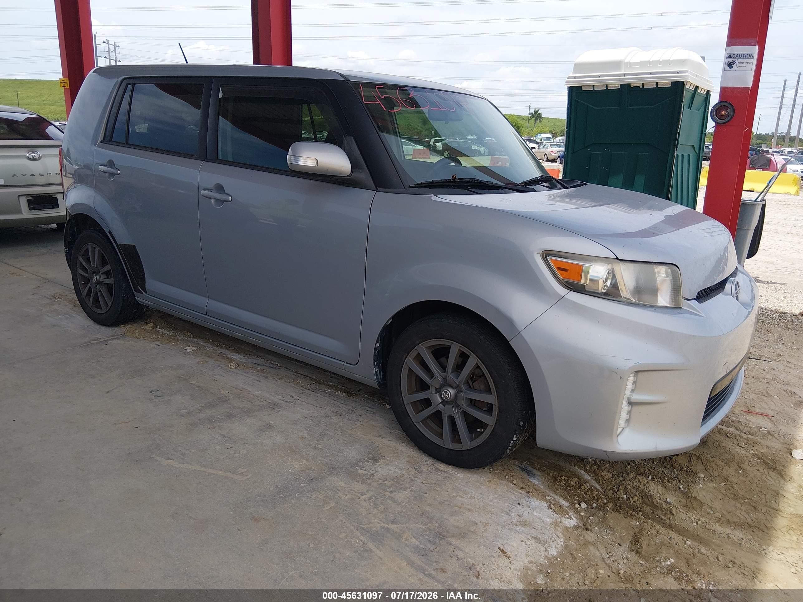 2013 Scion xB, VIN JTLZE4FE0DJ038853 — Rear end