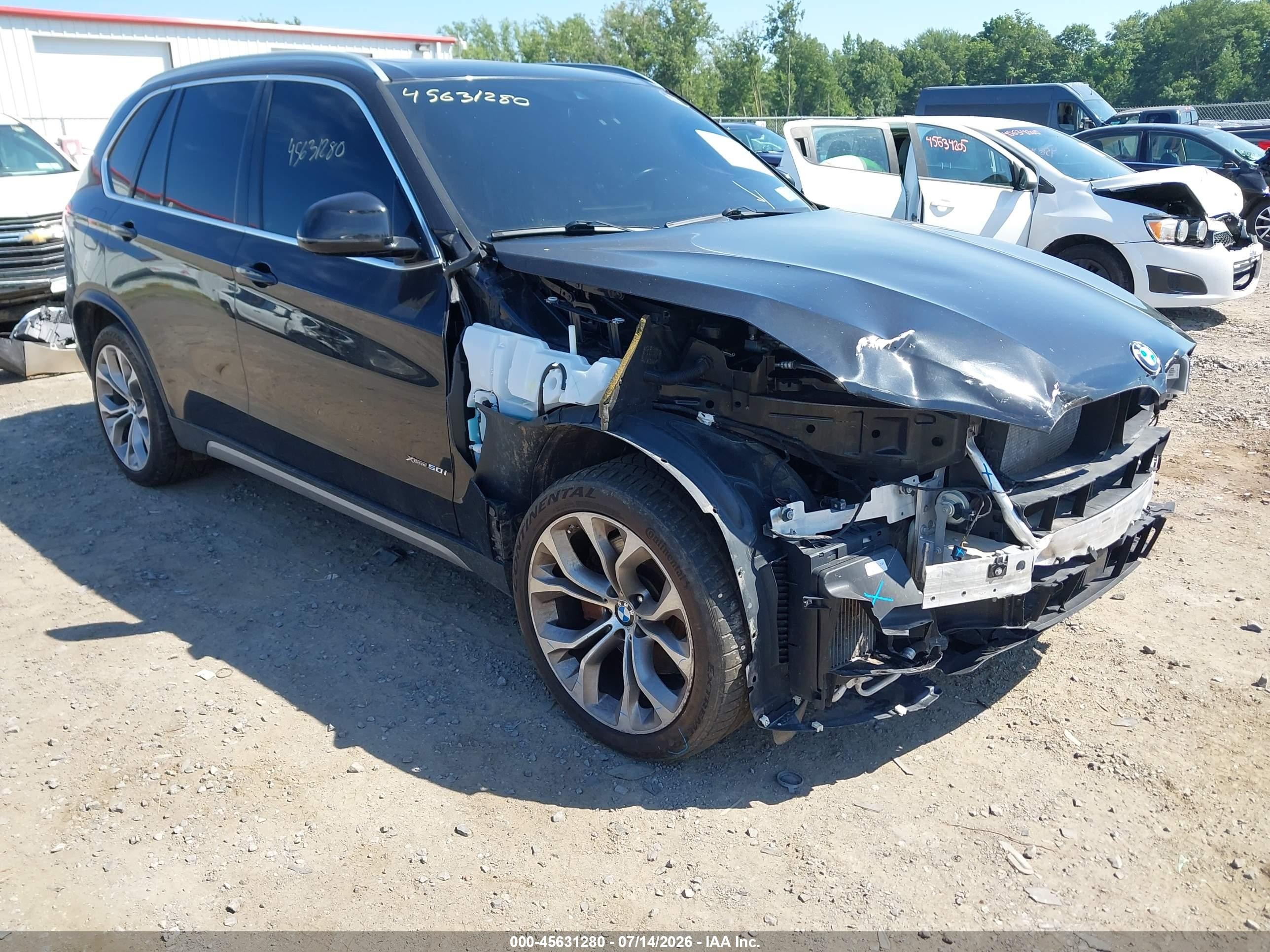 2018 BMW X5 xDrive50i, VIN 5UXKR6C55J0U15825 — Front end