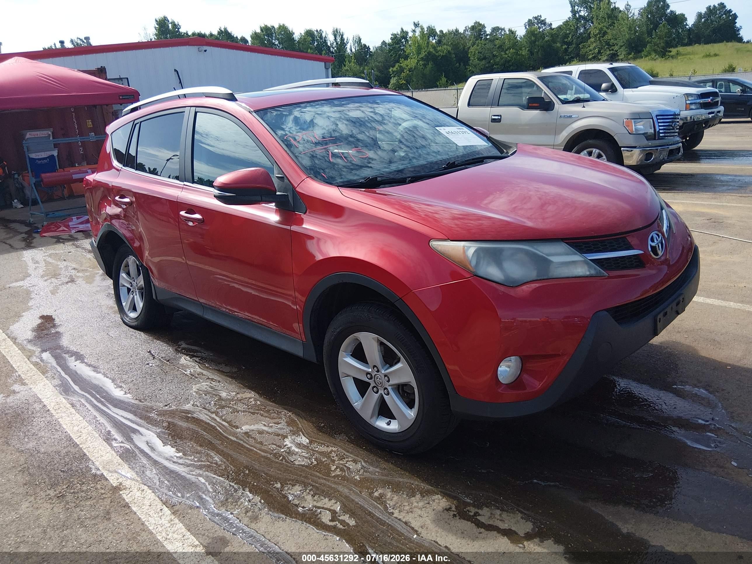 2013 Toyota RAV4 XLE, VIN 2T3WFREVXDW065389 — Rear end