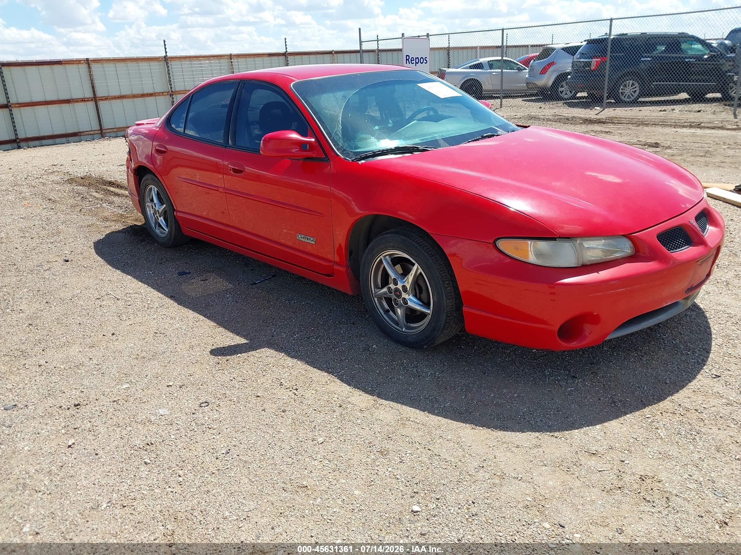 2000 Pontiac Grand Prix GTP, VIN 1G2WR5218YF109242 — Side