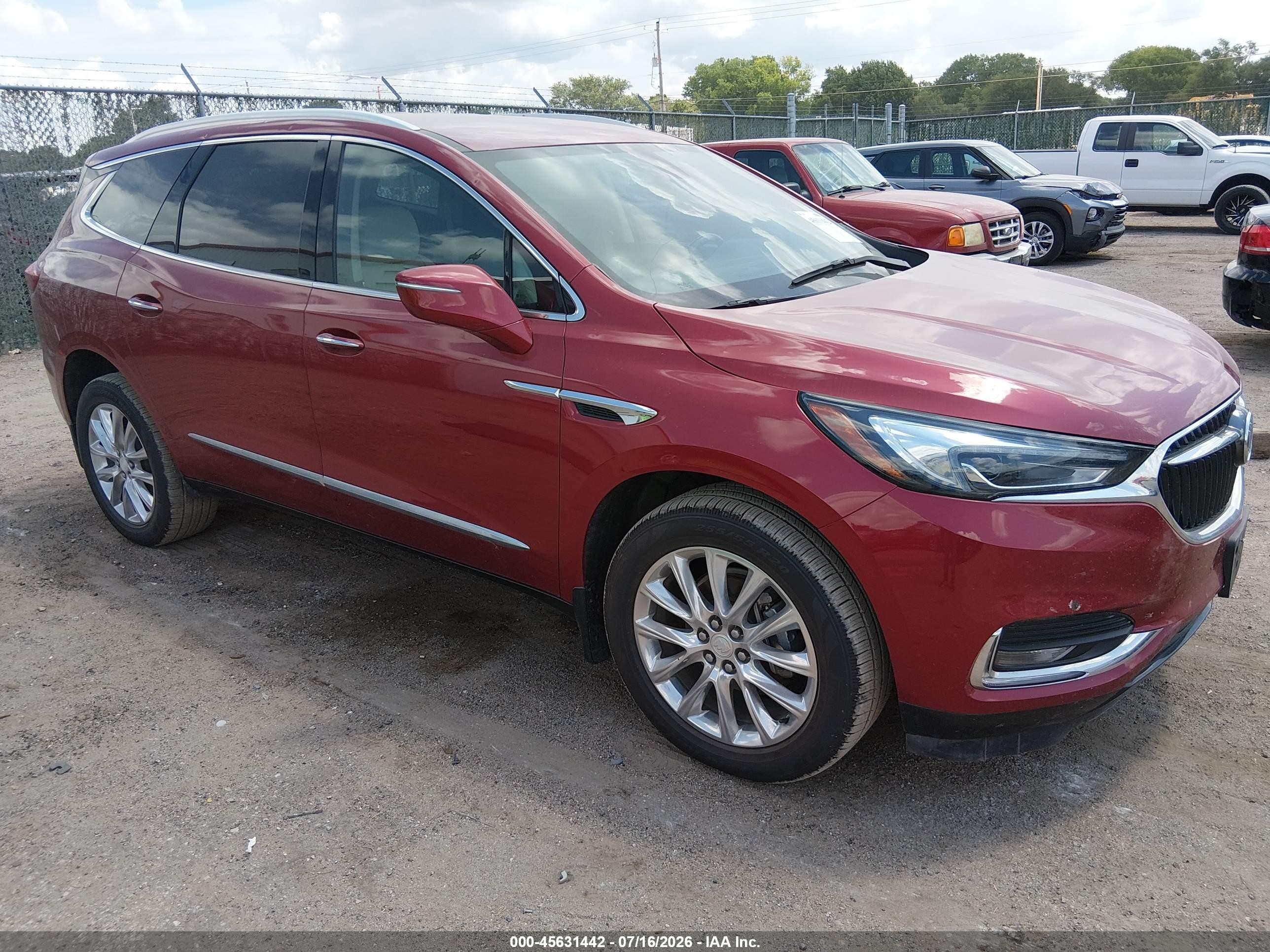 2020 Buick Enclave Premium, VIN 5GAEVBKW8LJ190666 — Град