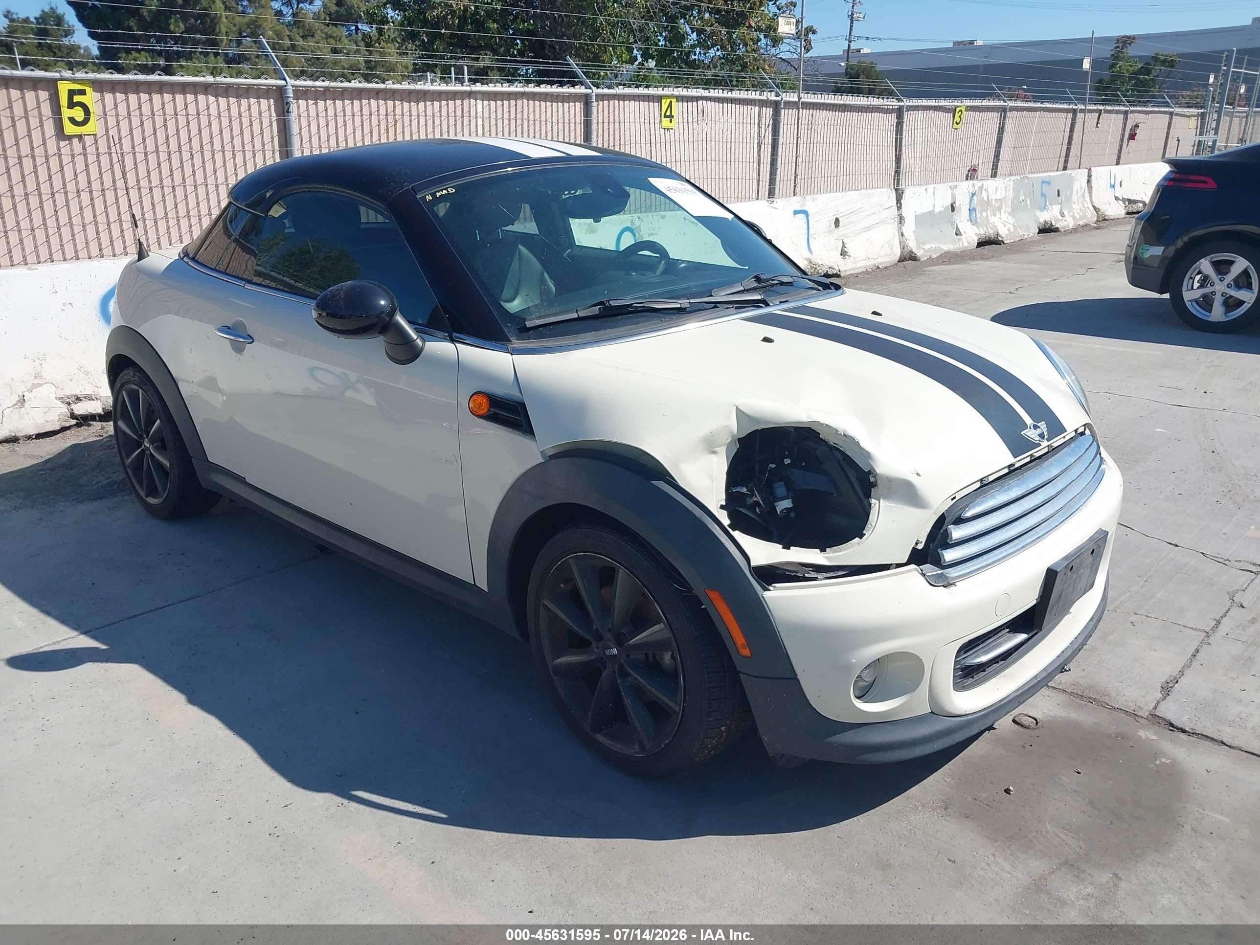 2015 MINI Coupe, VIN WMWSX1C55FT623314 — Normal wear