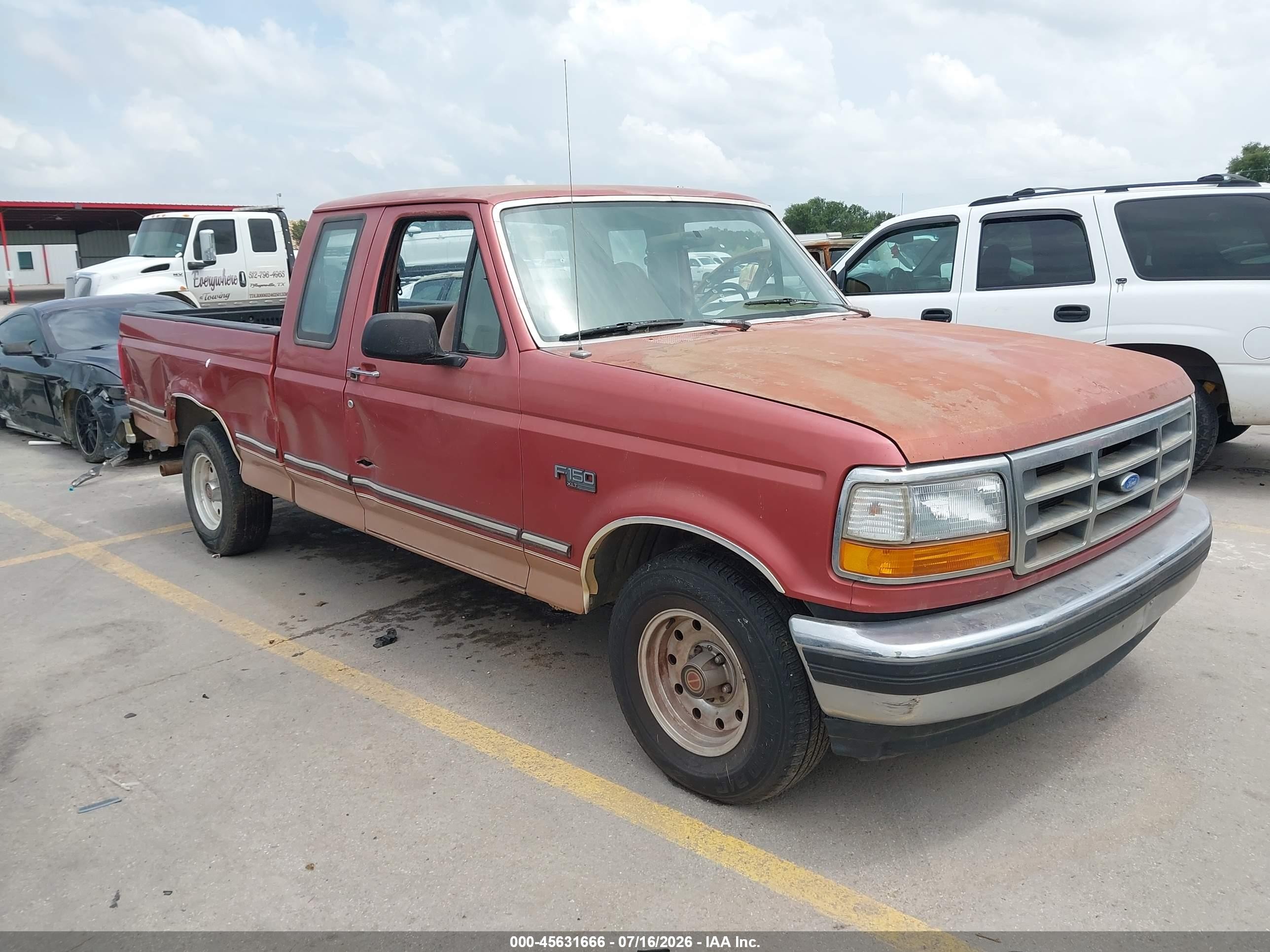 1994 Ford F-150, VIN 1FTEX15N2RKA67633 — Side
