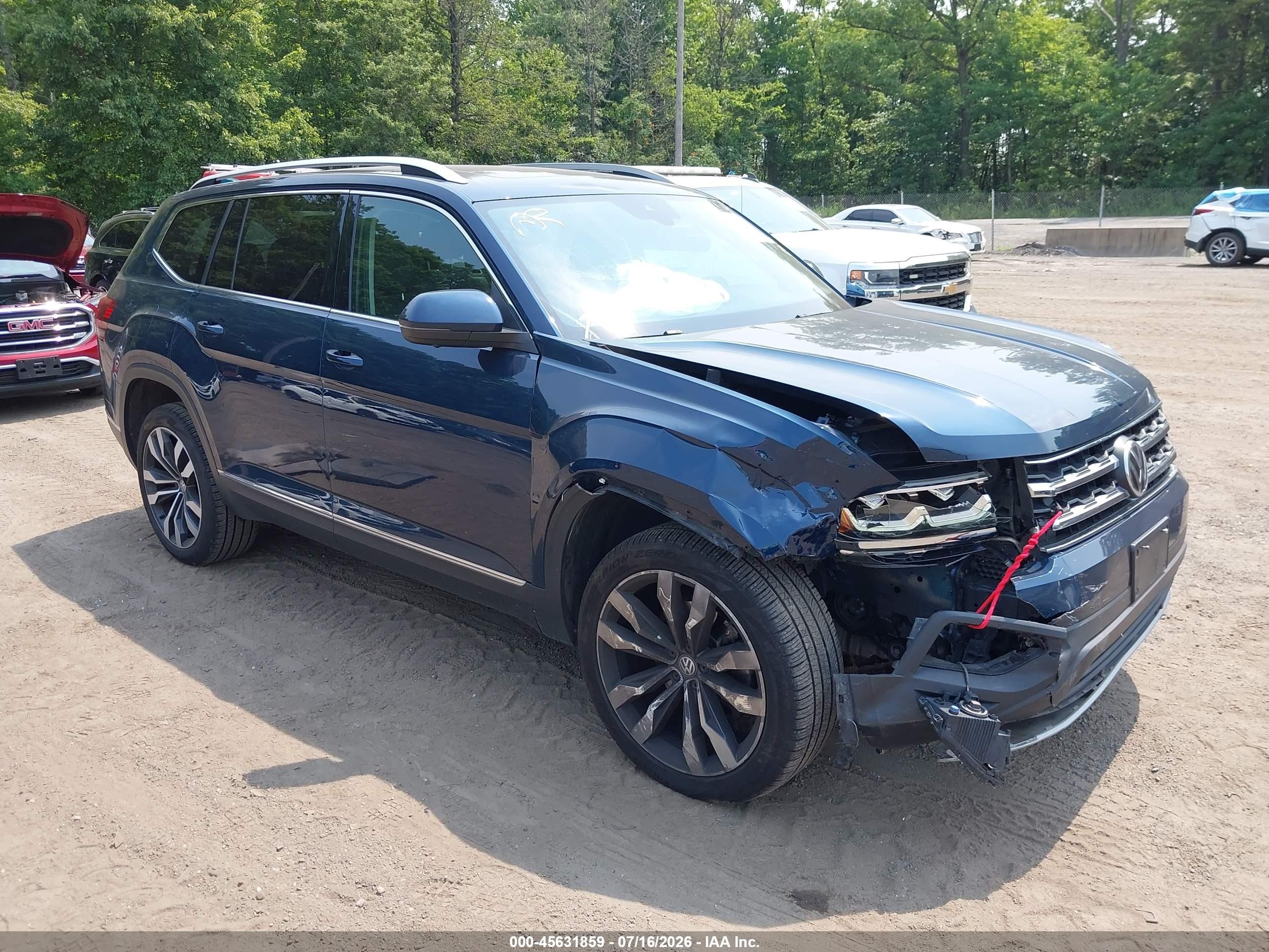 2020 Volkswagen Atlas SEL Premium, VIN 1V2TR2CA0LC505573 — Перед