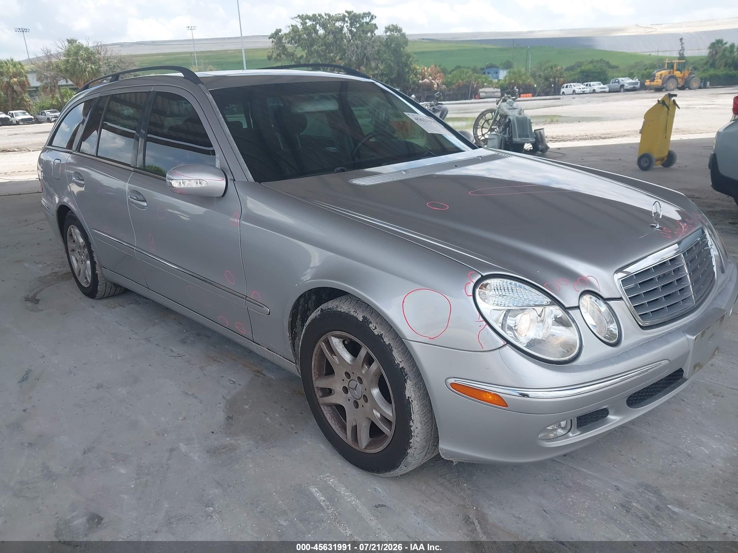 2004 Mercedes-Benz E 320, VIN WDBUH65J64A392124 — Side