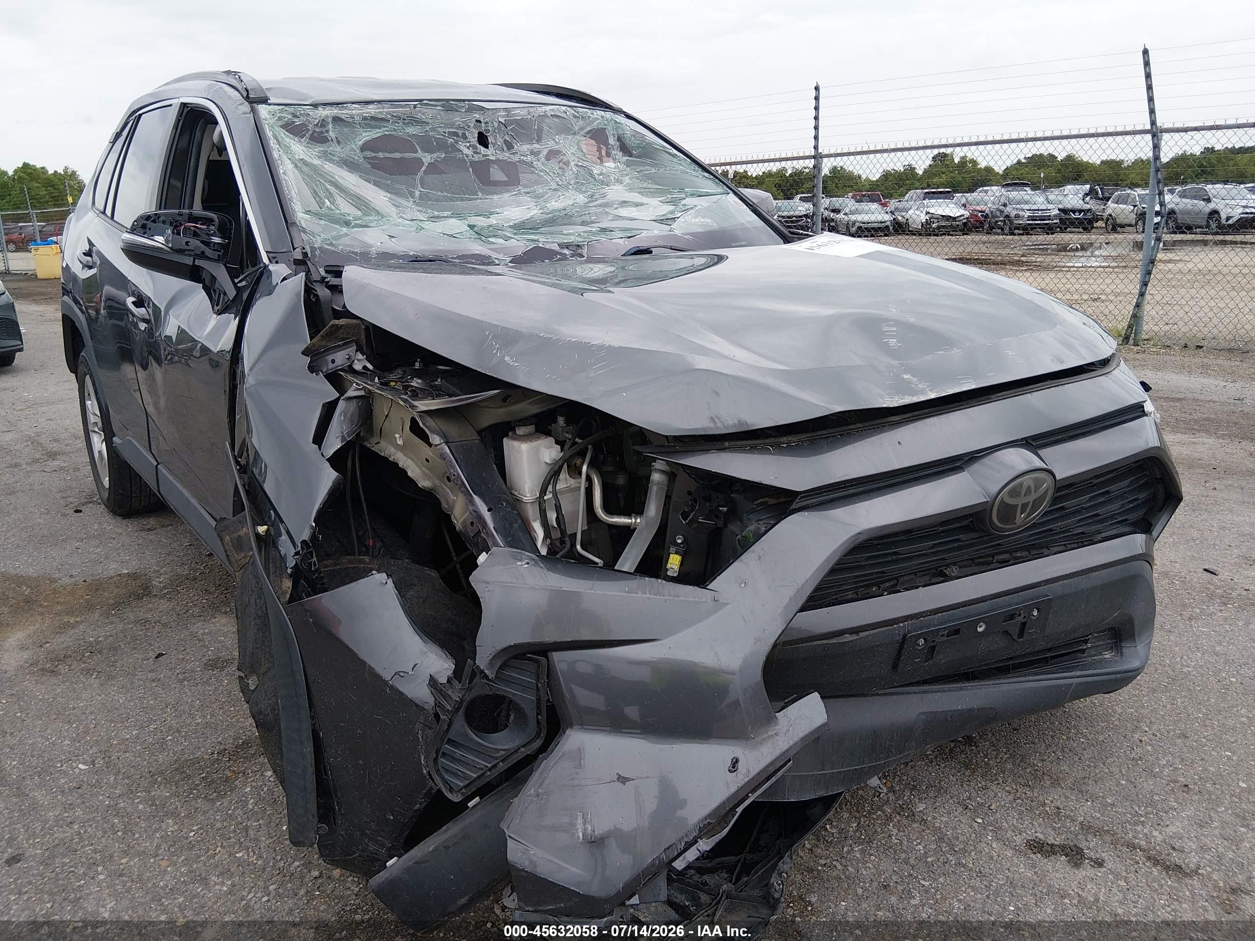 2020 Toyota RAV4 XLE, VIN 2T3W1RFV7LC055772 — Rollover