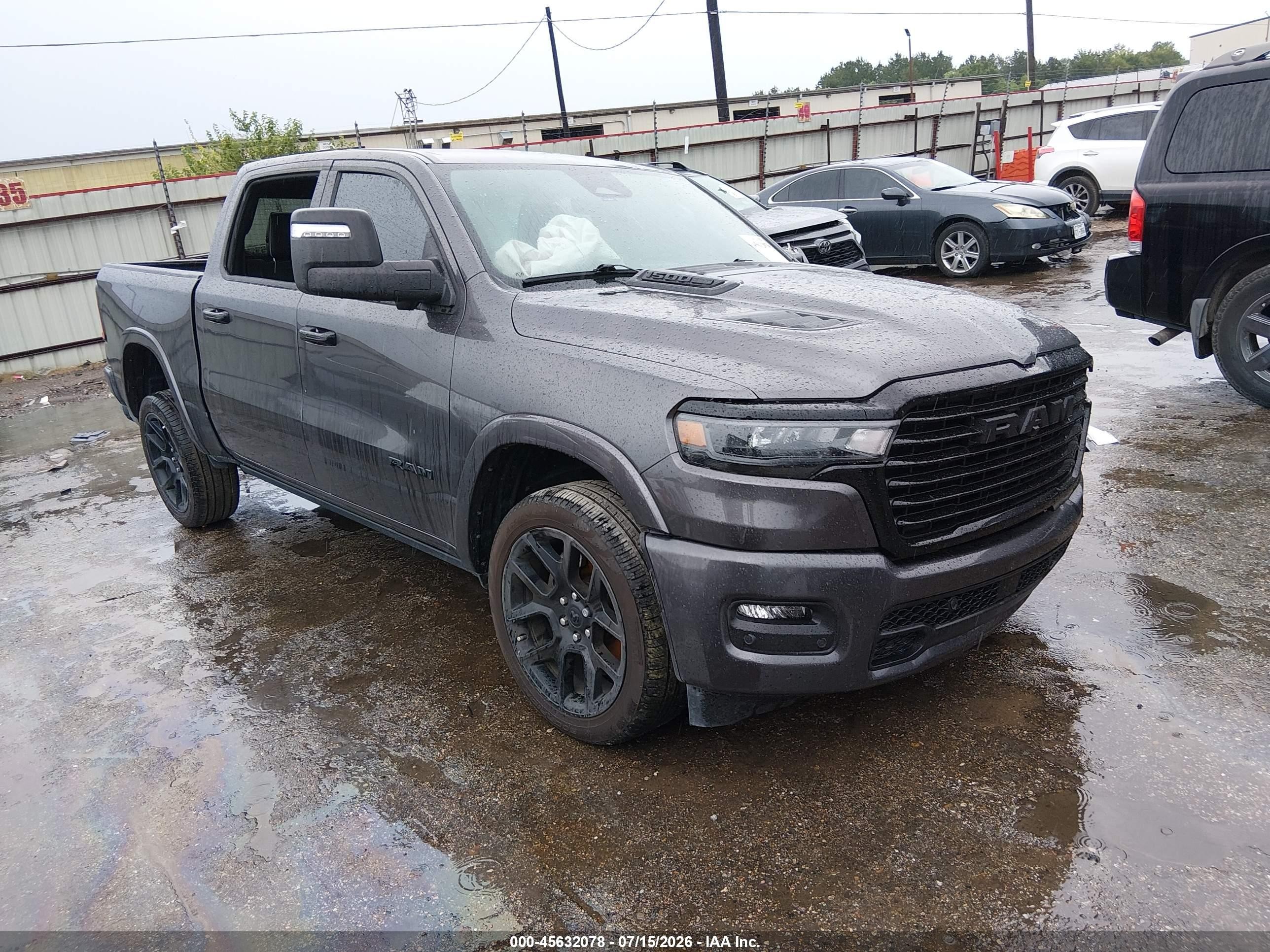 2025 Ram 1500 Laramie, VIN 1C6SRFJP5SN727788 — Перед