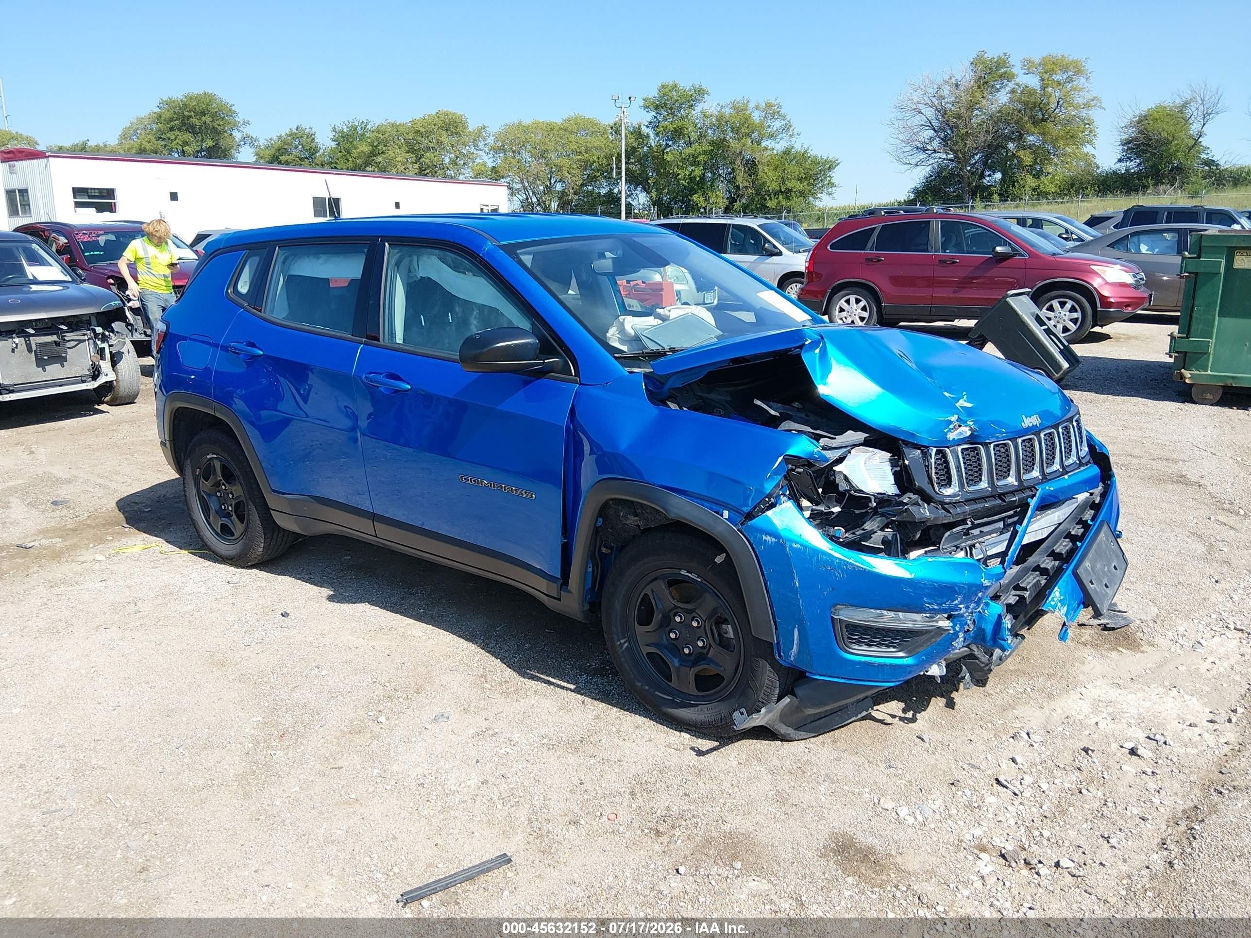2018 Jeep Compass Sport, VIN 3C4NJCAB2JT468305 — Front end