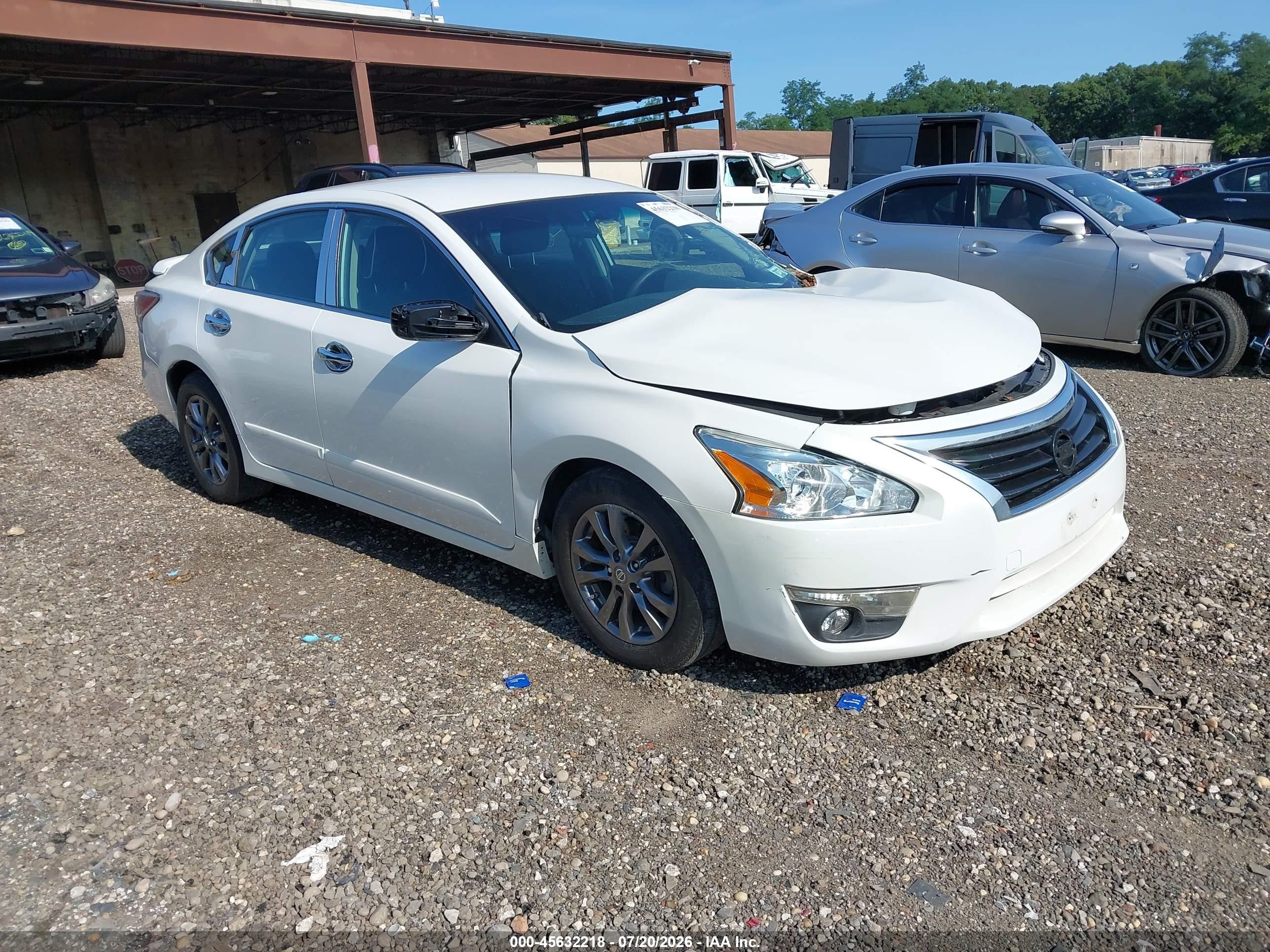 2015 Nissan Altima S, VIN 1N4AL3AP6FN356270 — Front end
