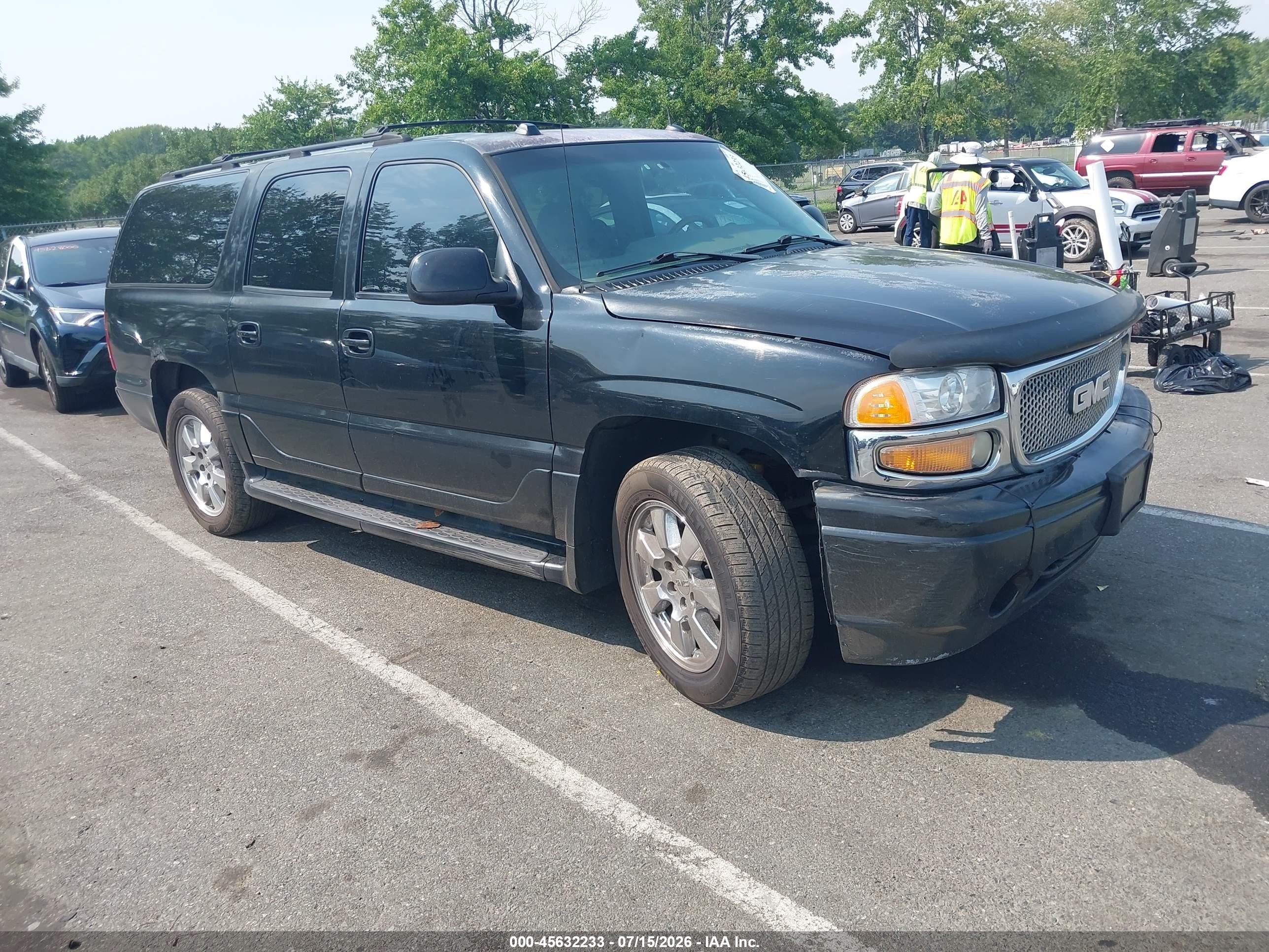 2005 GMC Yukon XL, VIN 1GKFK66U25J216567 — Front end