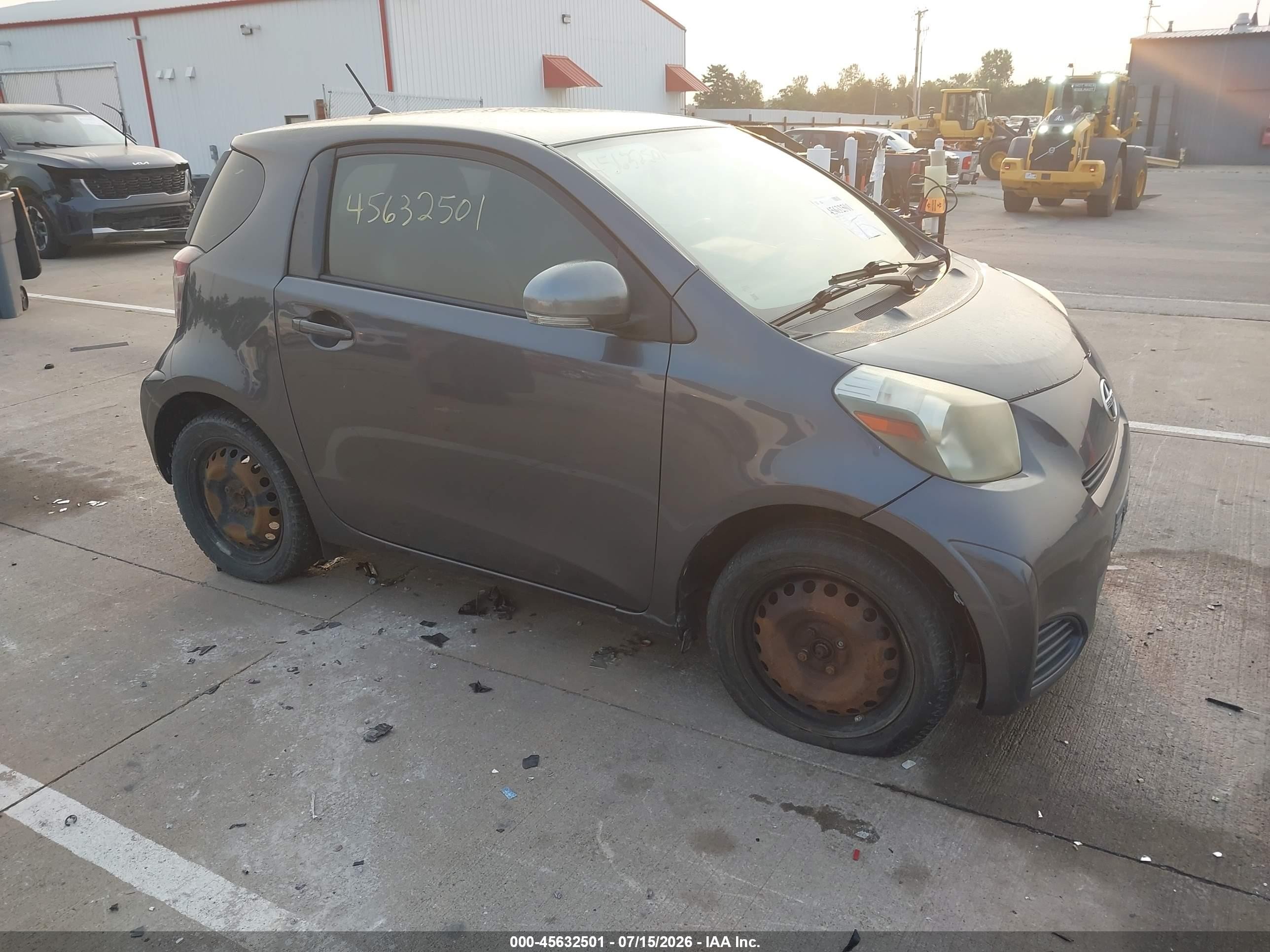 2013 Scion iQ, VIN JTNJJXB01DJ025248 — Side
